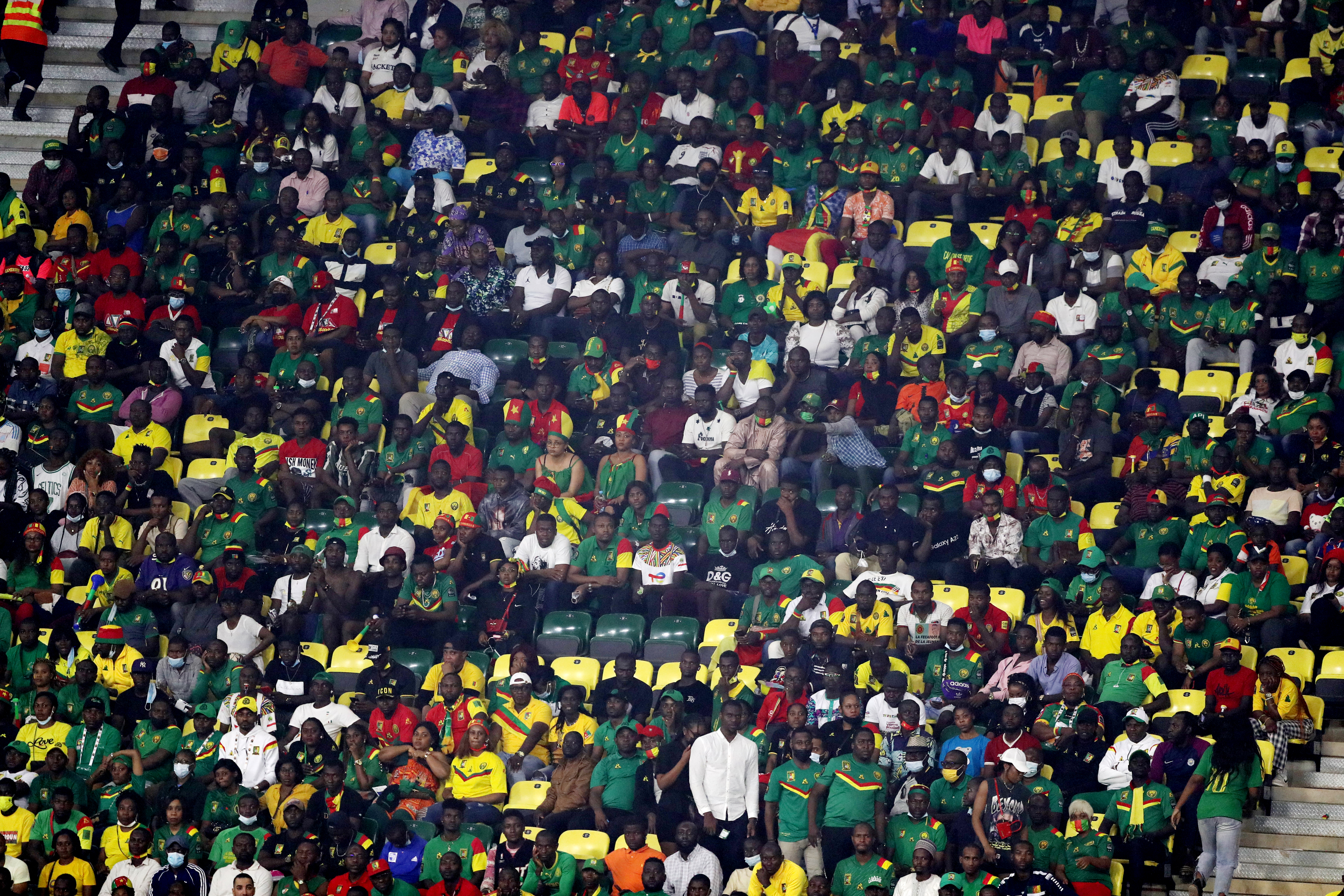 Pese a la tragedia, el partido se disputó con normalidad y Camerún ganó 2-1 (Reuters)