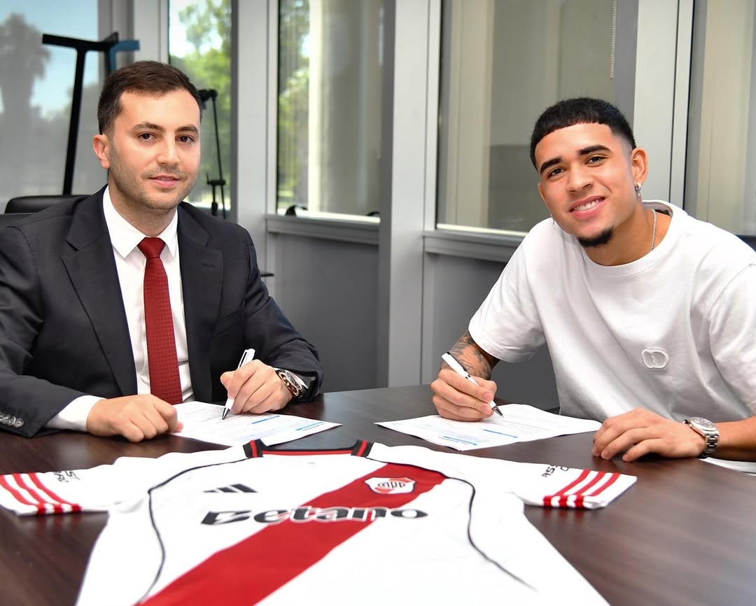 Un caballo, dos tumbas de élite y más de 300 monedas de plata: la historia detrás de un hallazgo en Suffolk que entrelaza leyendas y linajes perdidos