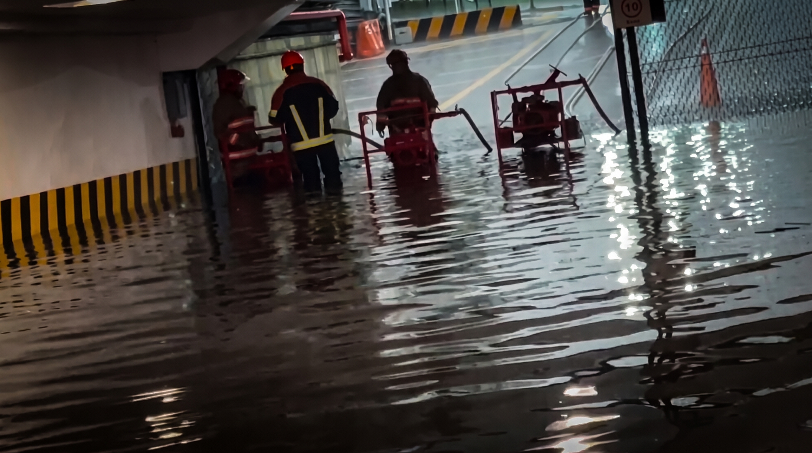 Lluvias inundan la Cámara de Diputados y reavivan problemas de drenaje en San Lázaro - Infobae