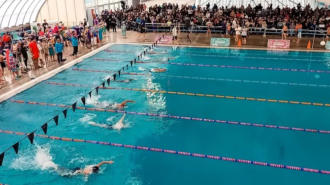 Un hombre de 63 a&ntilde;os present&oacute; el apto f&iacute;sico y a las pocas horas muri&oacute; en una pileta municipal de Mar del Plata