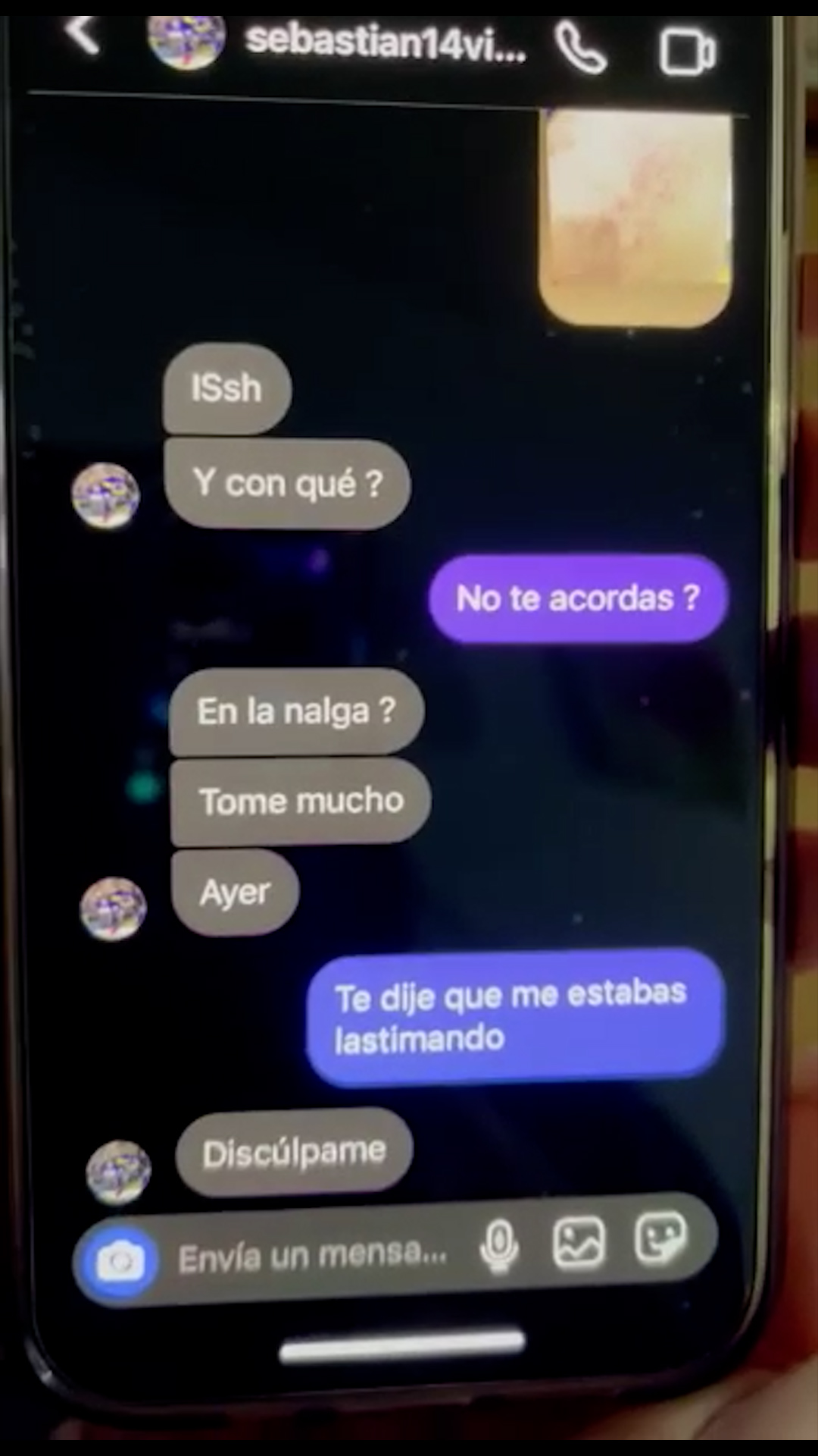 Mensajes de texto que complicarían la situación judicial de Sebastián Villa, el futbolista de Boca Juniors denunciado por abuso sexual. 