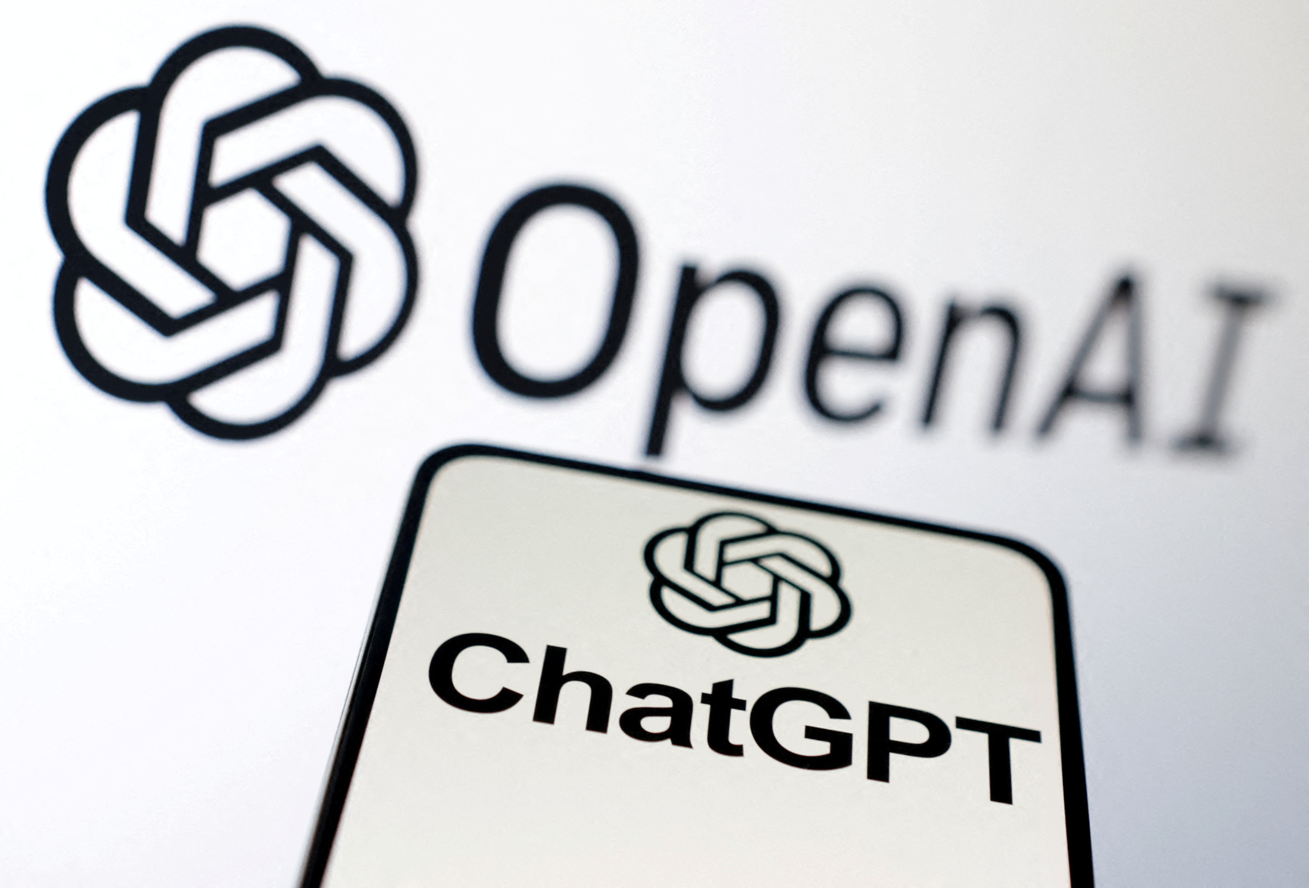 Una organización denunció a ChatGPT en EEUU por suponer un riesgo para la privacidad de los usuarios y pidió su suspensión (REUTERS)
