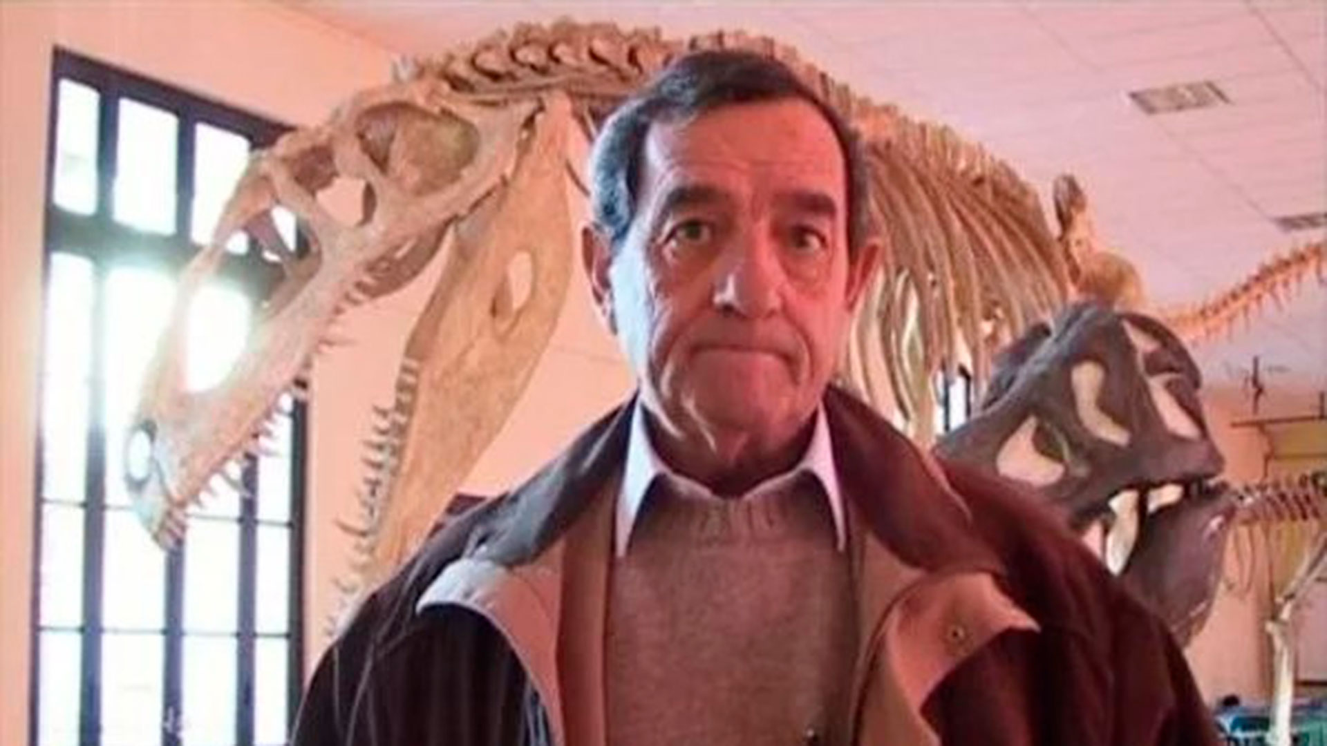 El argentino que descubrió el Giganotosaurus, el dinosaurio estrella de la  nueva Jurassic Park: “Acá no le dieron importancia” - Infobae
