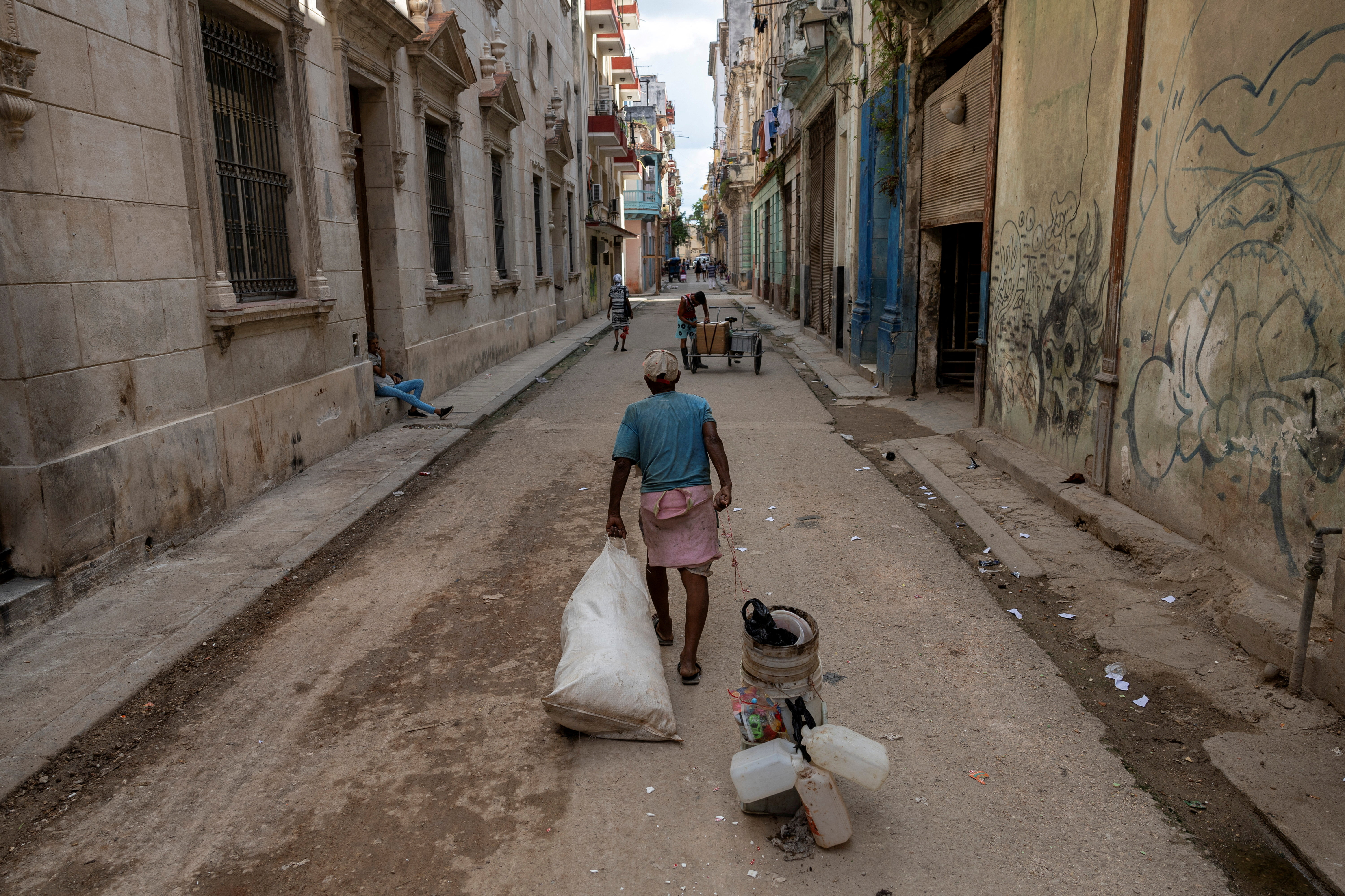 La terrible lucha de los cubanos que ya no pueden ocultar el hambre a sus hijos: "Nos están exterminando" 