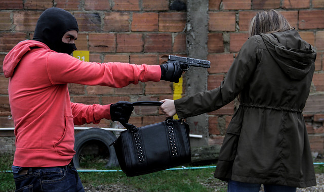 Por poco los linchan: ladrones que atracaron a una pareja e hirieron a la mujer en el centro de Bogotá