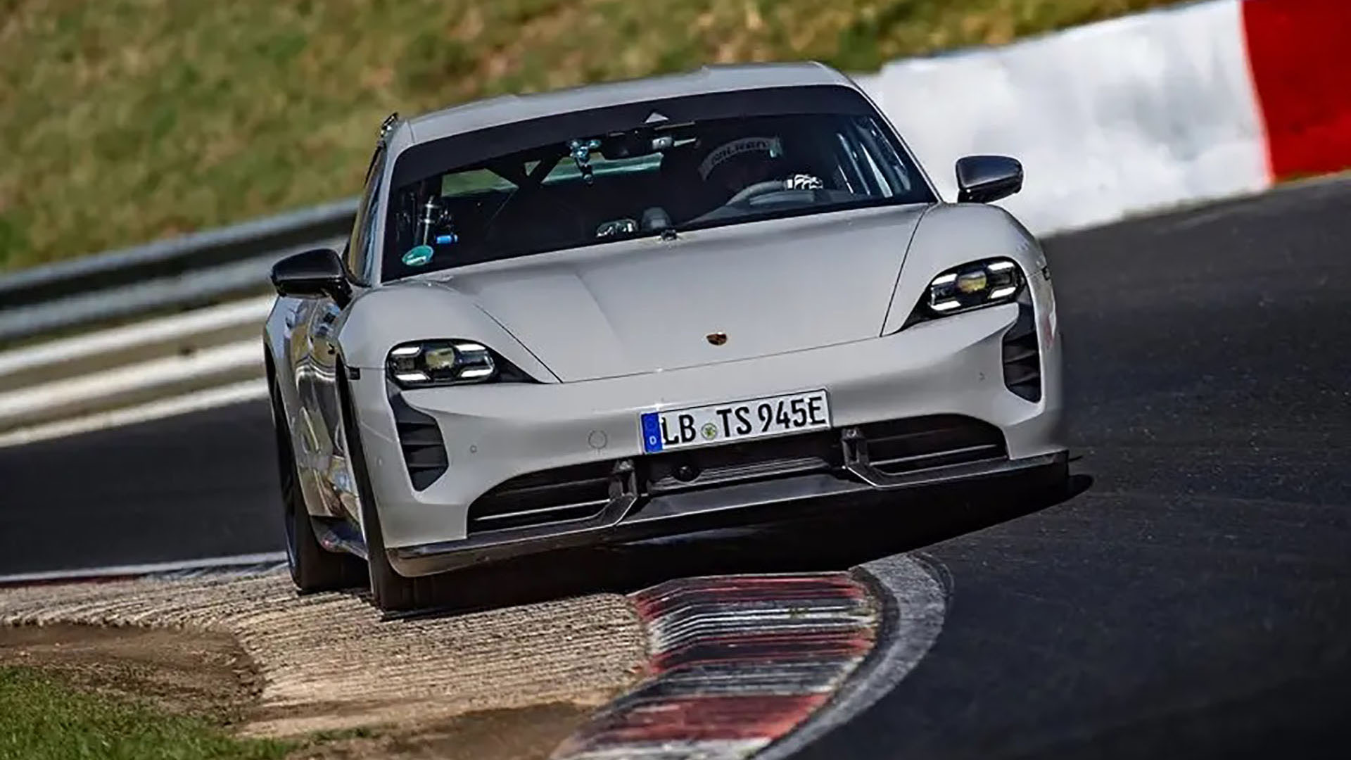 Porsche vuelve a tener el récord de velocidad que todos quieren mostrar