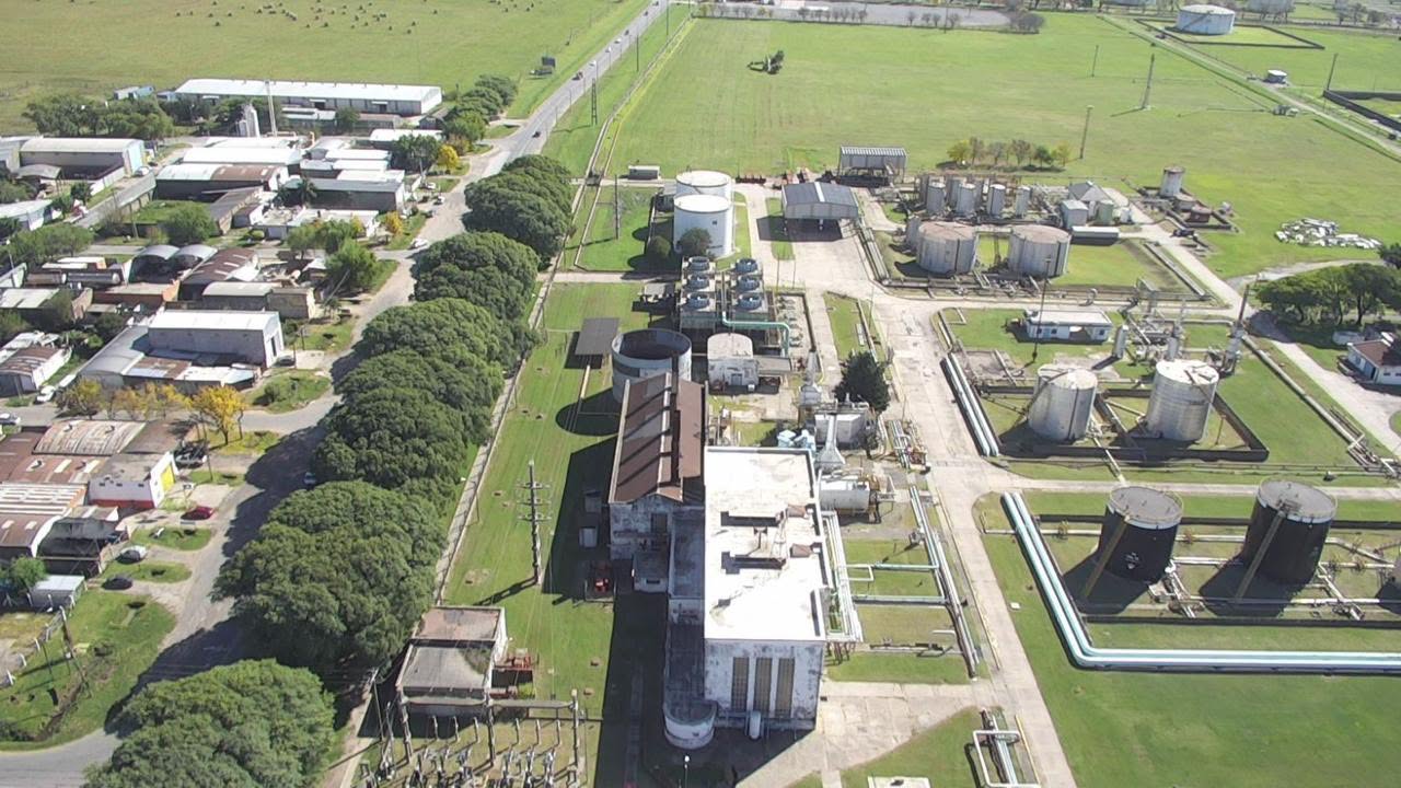 Un negocio de hasta USD 1.000 millones: YPF confirmó que producirá en la Argentina el combustible estrella del transporte aéreo