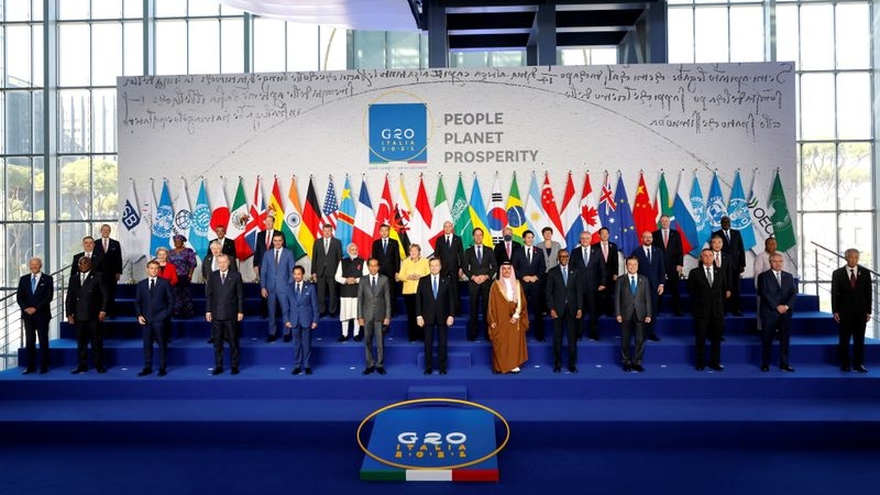 Foto de familia de los líderes mundiales en la cumbre del G-20 en el centro de convenciones de La Nuvola, en Roma, Italia. 30 oct 2021. Ludovic Marin/Pool vía Reuters