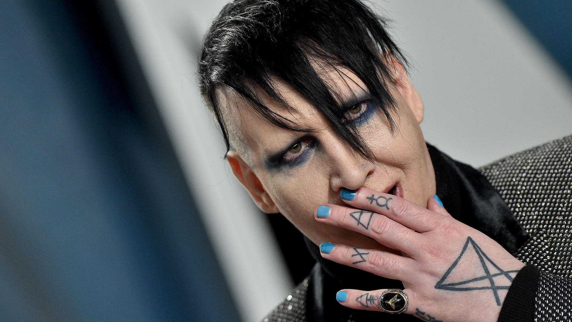 Marilyn Manson acusado por abuso sexual drogas, violaciones y la siniestra Habitación de las Chicas Malas