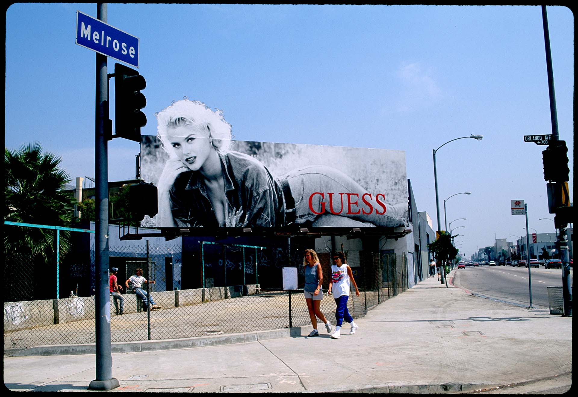 Las fotos en Playboy llevó a que el cofundador de Guess, Paul Marciano, le ofreciera un suculento contrato para sustituir a Claudia Schiffer en una campaña publicitaria de jeans (Photo by Paul Harris/Getty Images)
