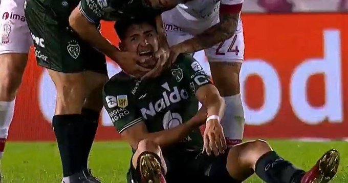 La impactante lesión de Jonathan Torres tras intentar una chilena en Sarmiento de Junín