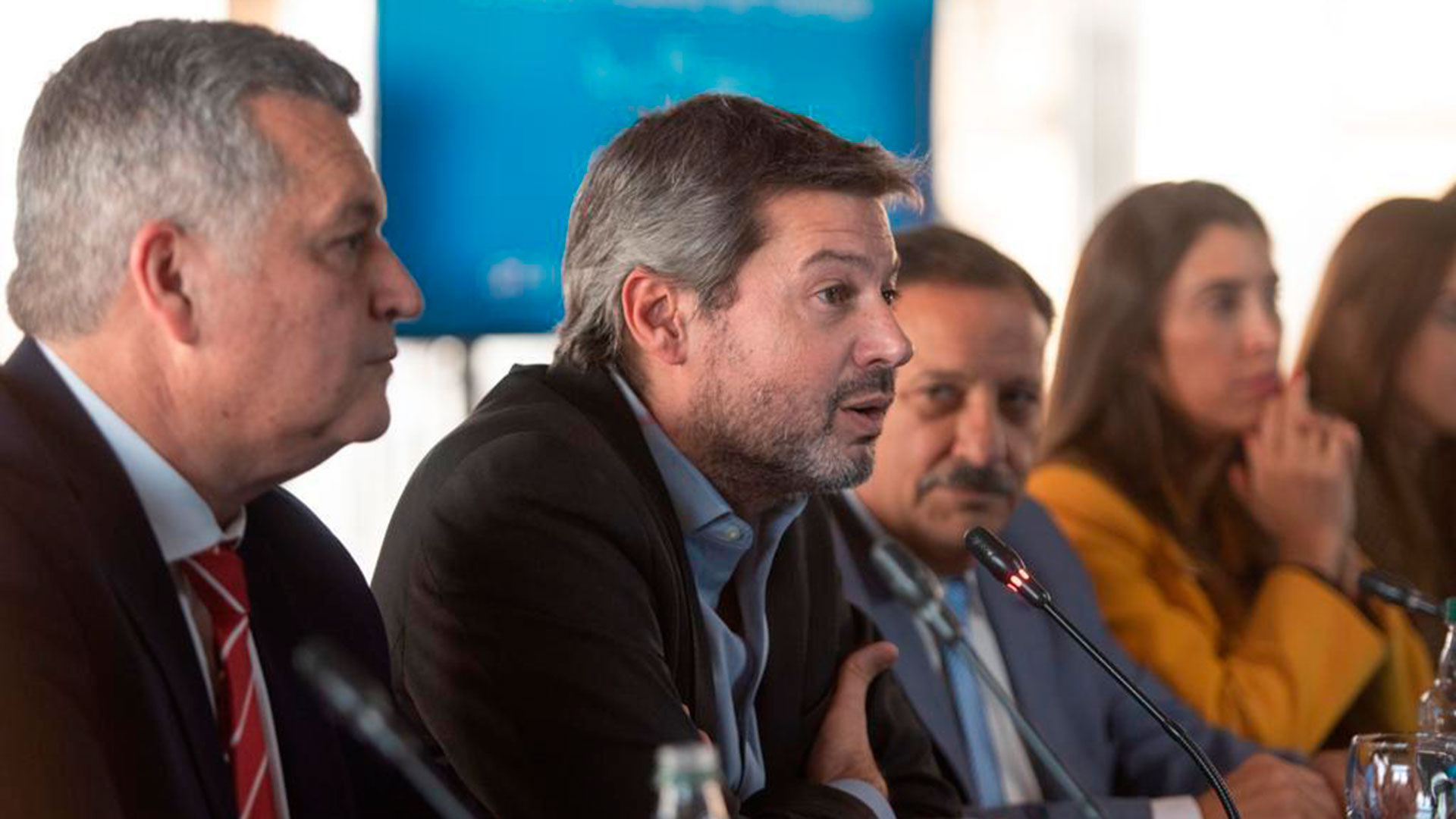 Matías Lammens, junto a Ricardo Quintela, gobernador de La Rioja, y las demás autoridades turísticas del país en la Asamblea del Consejo Federal de Turismo
