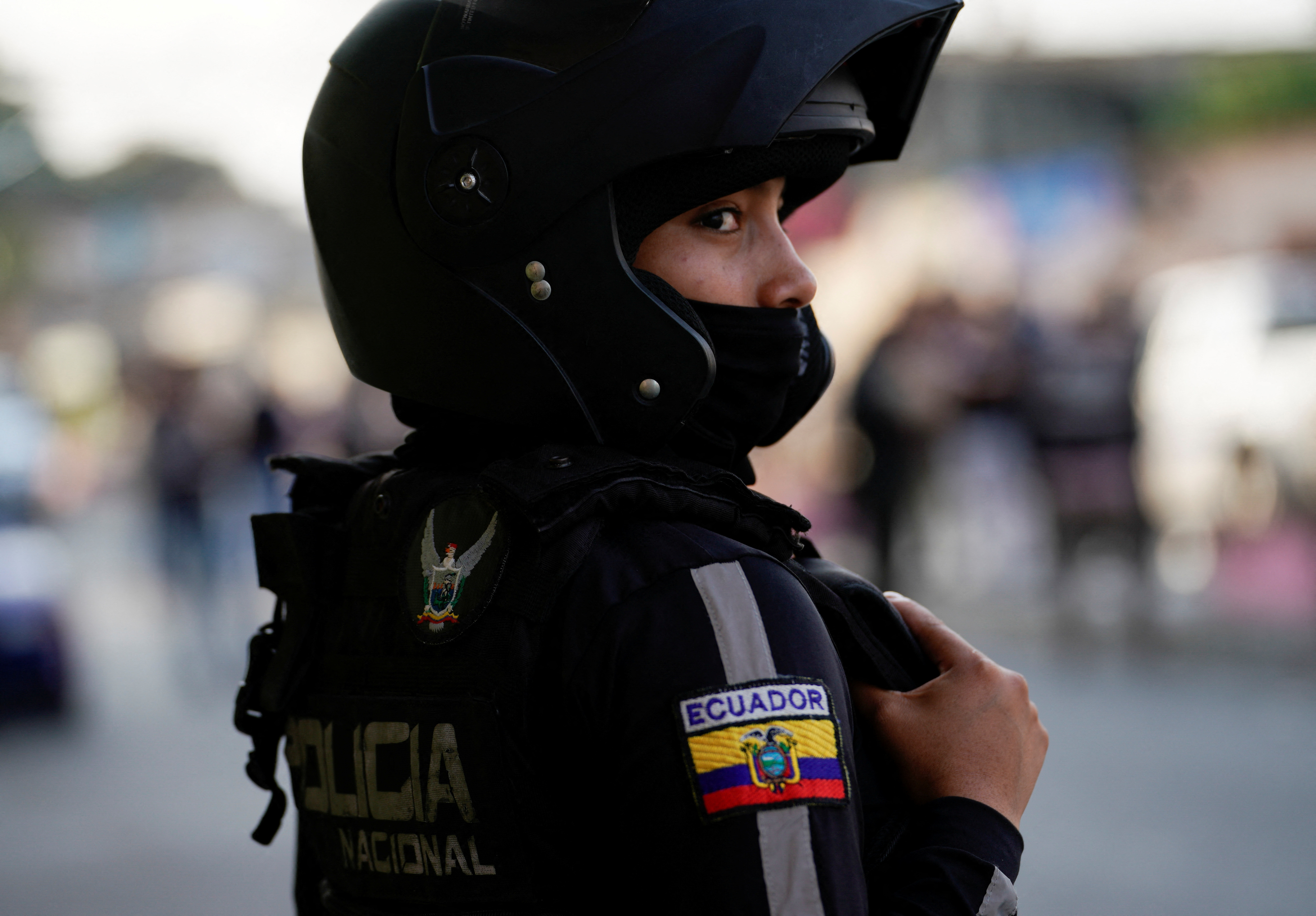 El presidente de Ecuador ha prometido incorporar 20.000 nuevos miembros a la Policía Nacional hasta terminar su mandato en 2025. (REUTERS/Santiago Arcos)
