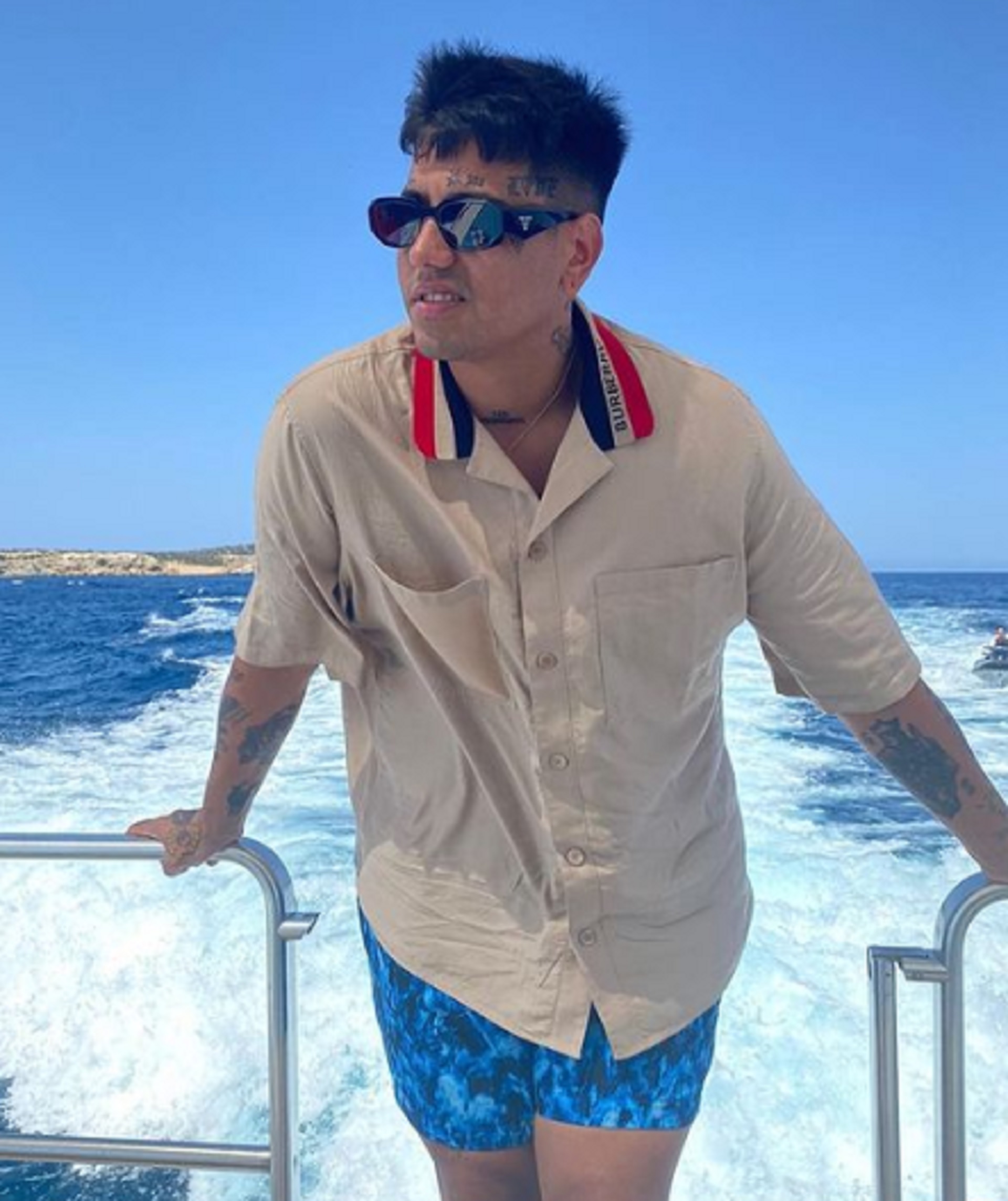 Con millones de seguidores en las redes, Duki es un referente para los adolescentes que copian su modismos