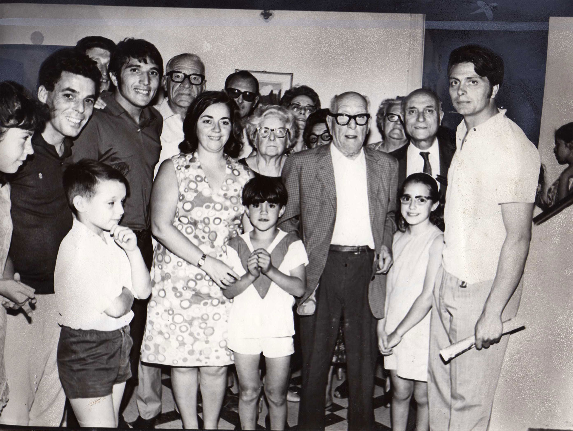 José Amalfitani rodeado de afectos. Fue presidente de Vélez Sarsfield en dos períodos diferentes y además fue reelecto nueve veces desde 1941 a 1969 (Foto: Prensa Vélez)