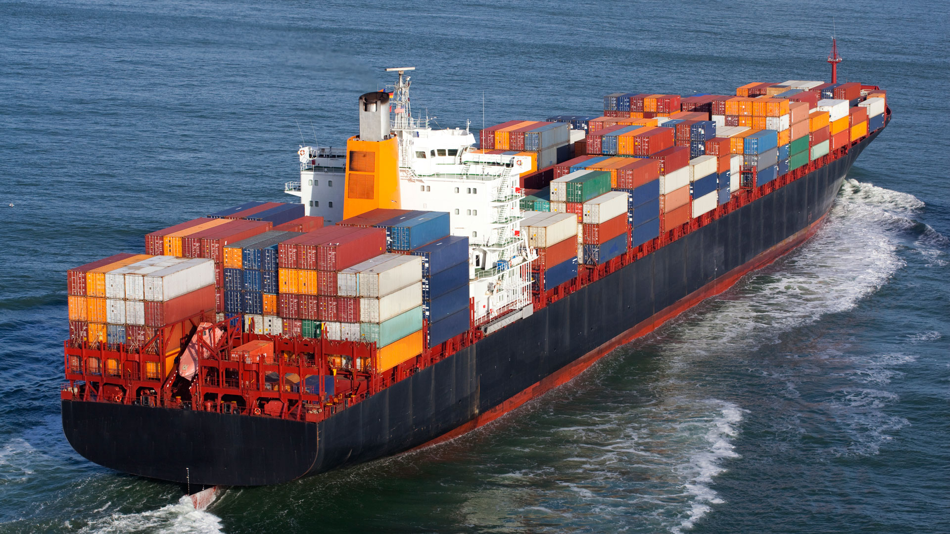 El ritmo importador mensual se redujo un 40% en un cuatrimestre (iStock)
