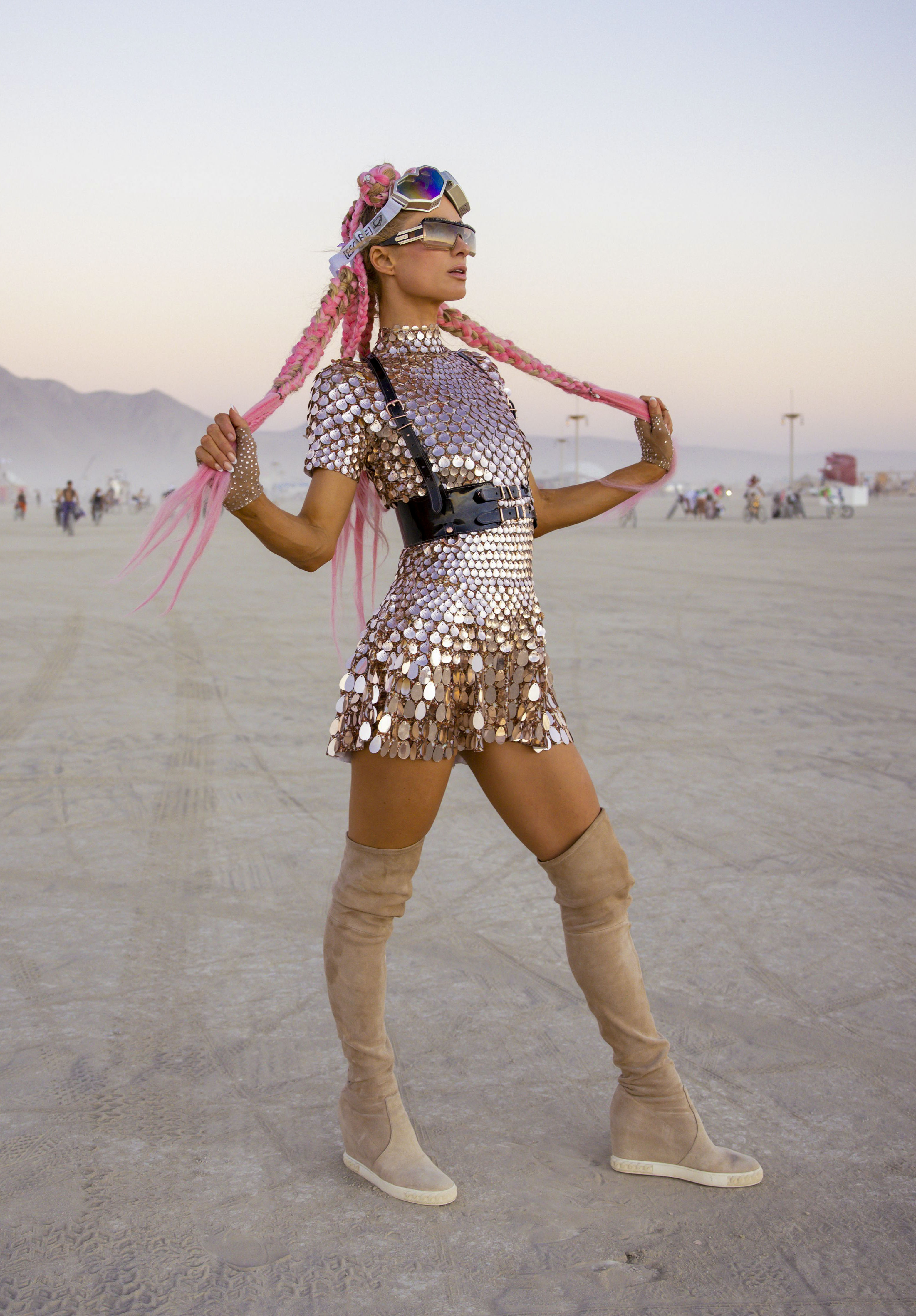Paris Hilton sigue siendo el alma de la fiesta en Burning Man