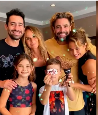 Luciano Castro y Sabrina Rojas se encuentran cada vez que pueden a compartir con sus actuales parejas y sus hijos (Foto: Instagram)