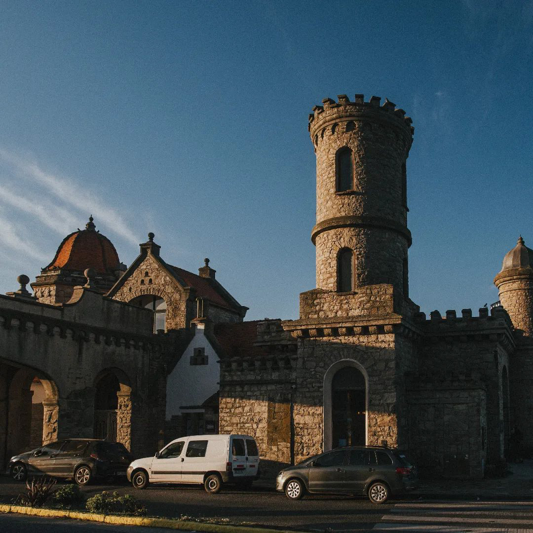 El Torreón del Monje subsiste como uno de las postales más representativas de Mar del Plata