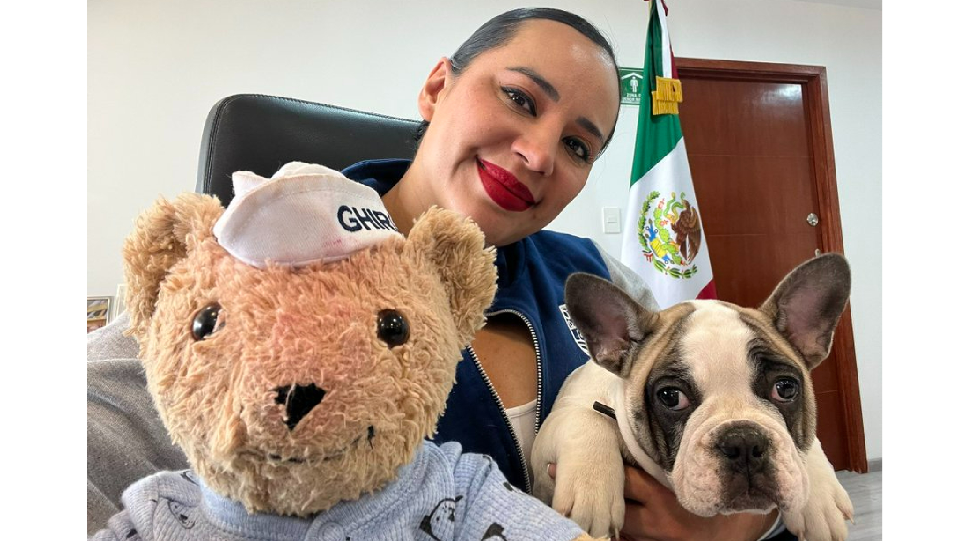 No lo hubiera hecho: usuarios se burlaron de Sandra Cuevas por querer bautizar a su nuevo perrito