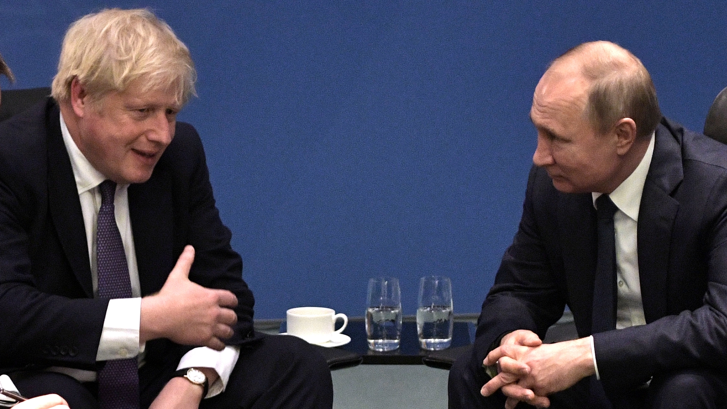 FOTO DE ARCHIVO: El presidente de Rusia, Vladímir Putin, y el primer ministro británico, Boris Johnson, se reúnen al margen de la cumbre sobre Libia en Berlín, Alemania, el 19 de enero de 2020. Sputnik/Aleksey Nikolskyi/Kremlin vía REUTERS
