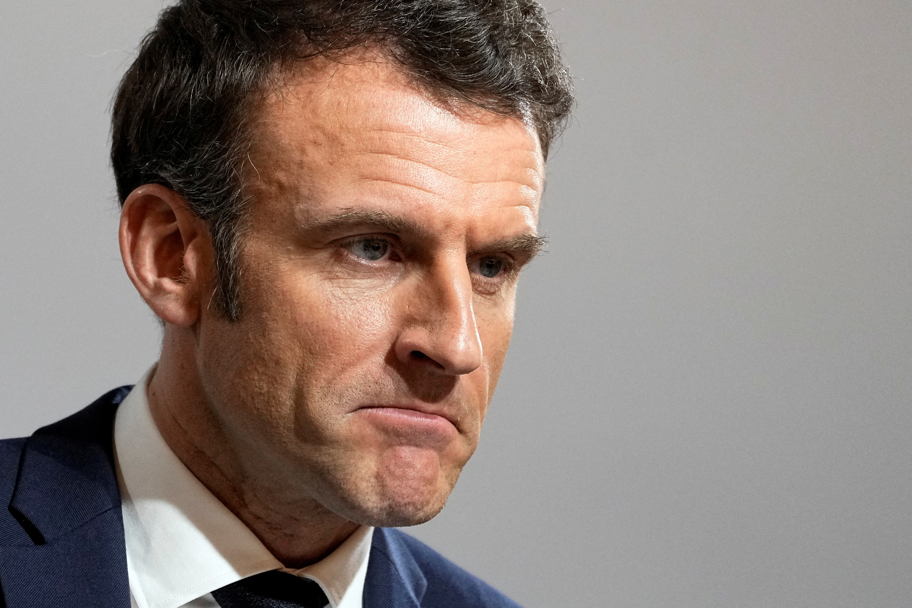 Macron advirtió que irá hasta el final con la reforma de las pensiones, pese a la moción de censura contra su gobierno