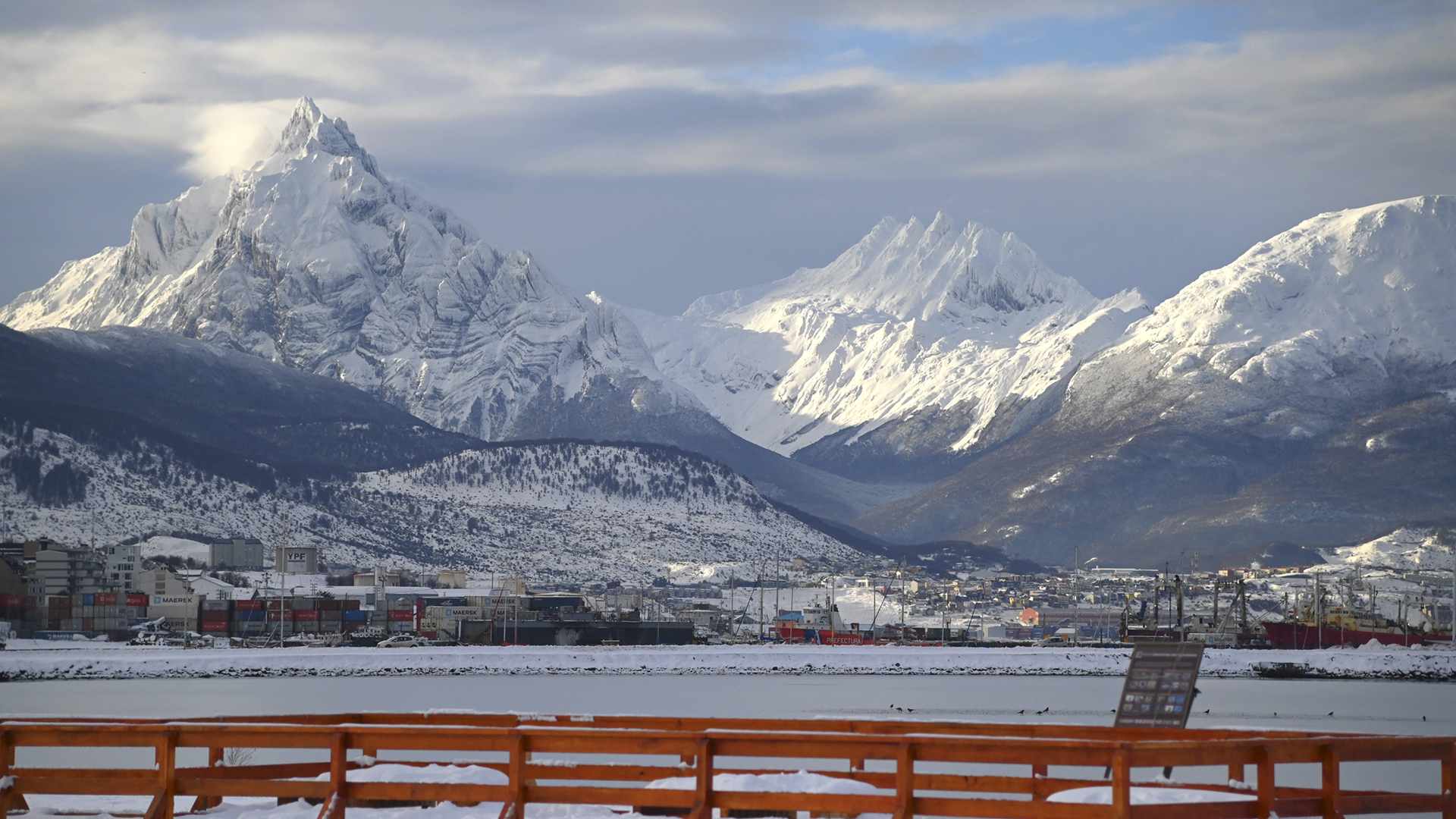 Ushuaia, una de las estrellas turísticas del país, es también un destino de los más costosos. Los hoteles de 4 estrellas tienen un techo tarifario de $30.000 y los de 5 estrellas de $60.387 pesos. (Crédito: Instituto Fueguino de Turismo)