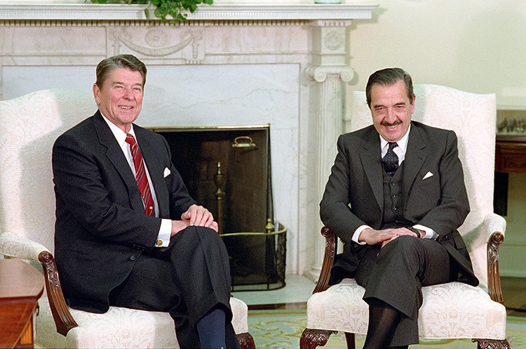 Raúl Alfonsín mandtuvo un polémico cruce con Ronald Reagan en la Casa Blanca (Foto: Wikipedia)