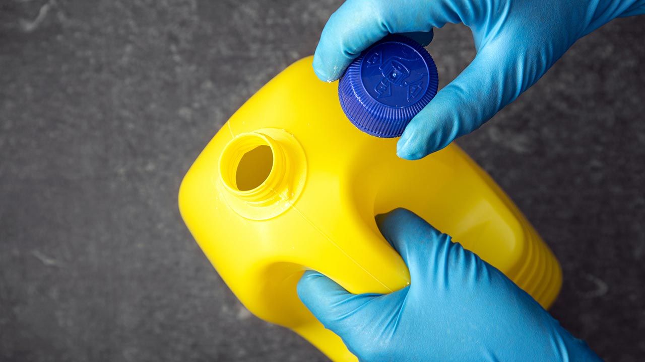 La mejor forma de prevenir el contagio es mantener limpias tanto la zonas donde un paciente infectado ha estado, así como al contagiado mismo. (Archivo)