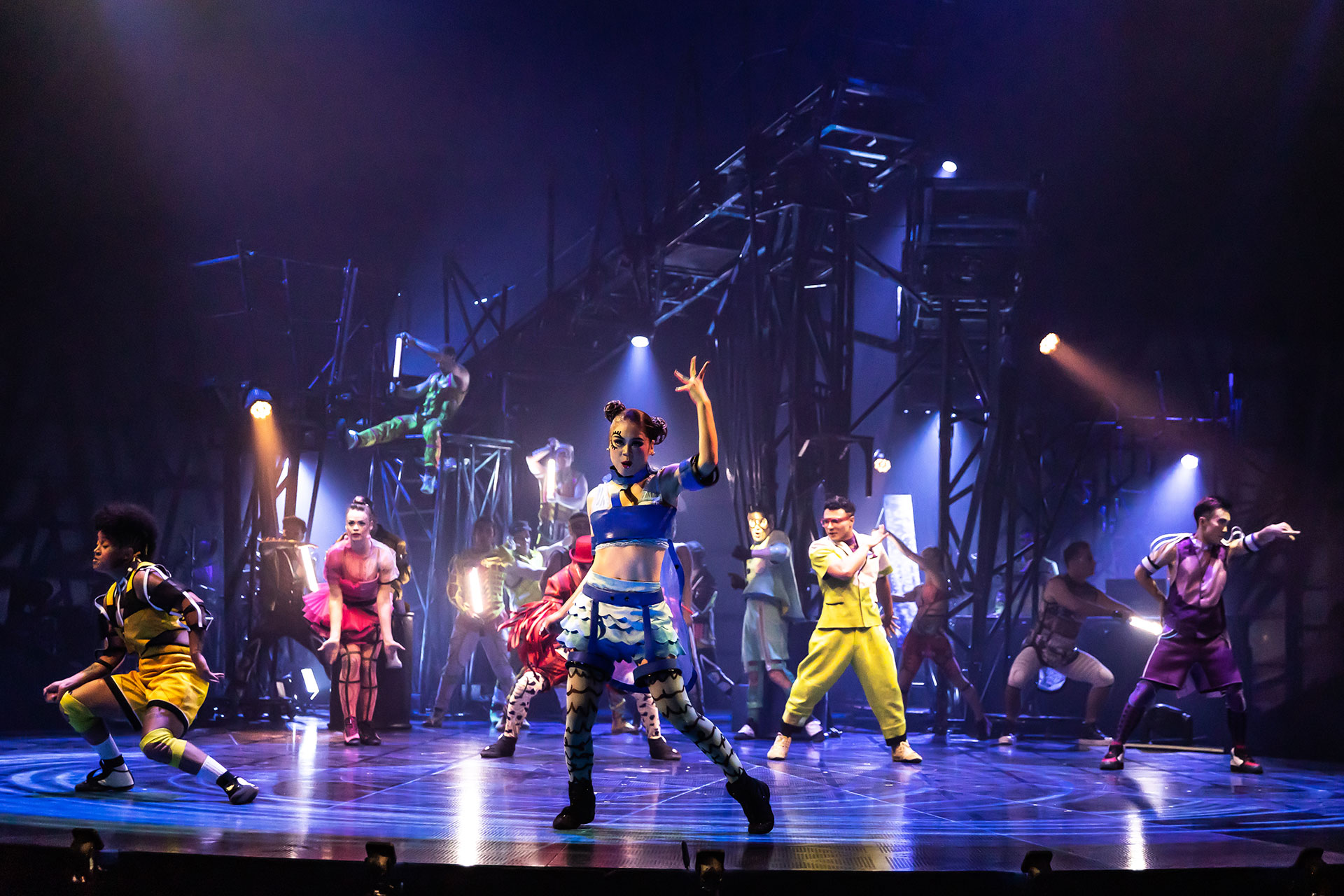 La compañía fundada en 1984 por Gilles Ste-Croix y Guy Laliberté está realizando una gira por Latinoamérica y tras presentarse con gran éxito en Brasil y Chile, realizará su última parada en la ciudad de Bogotá antes de llegar a Buenos Aires
(Prensa Cirque du Soleil)