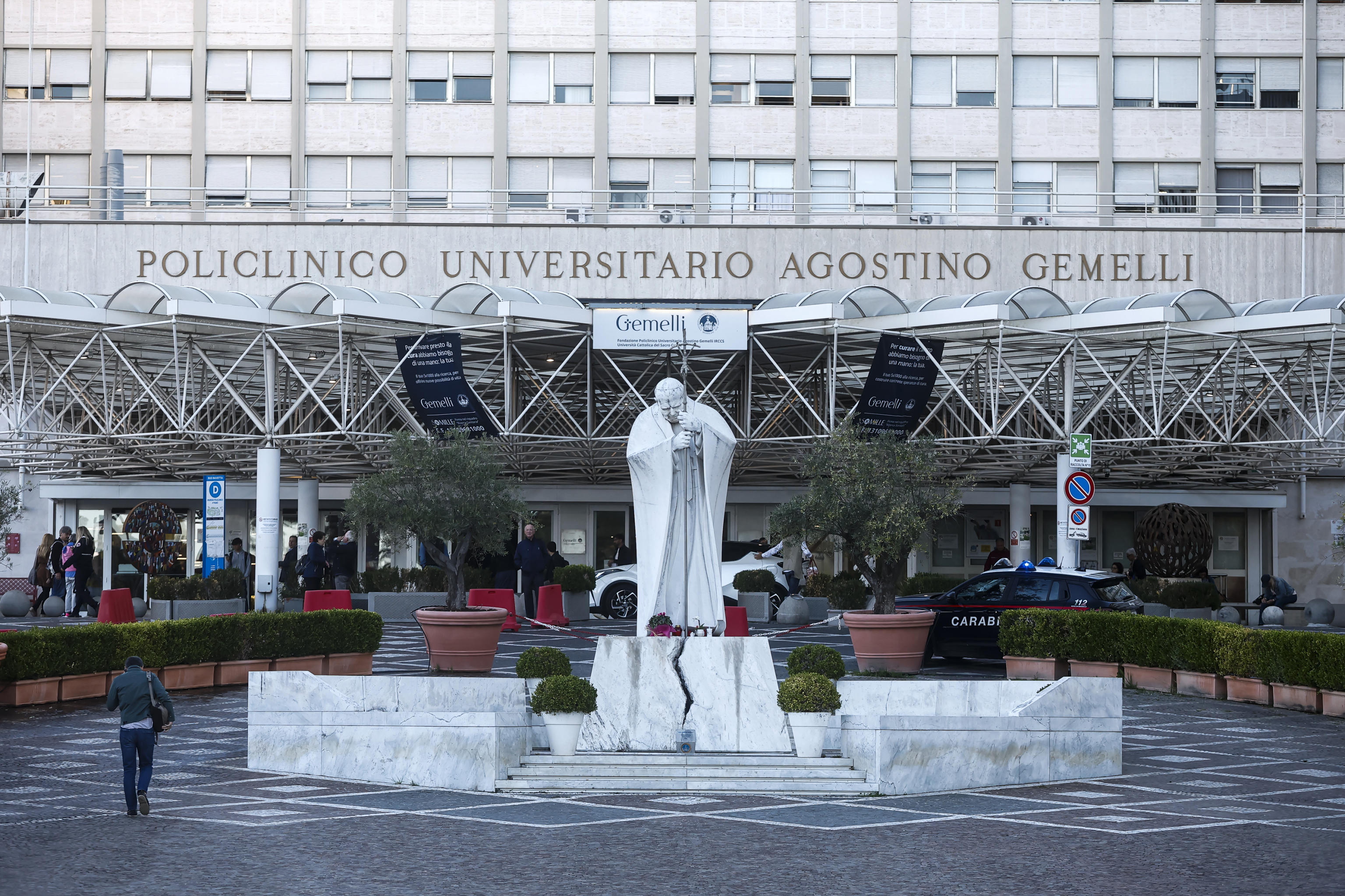La historia de Gemelli, el hospital de los papas: del atentado contra Juan  Pablo II a la operación de León XIV - Infobae