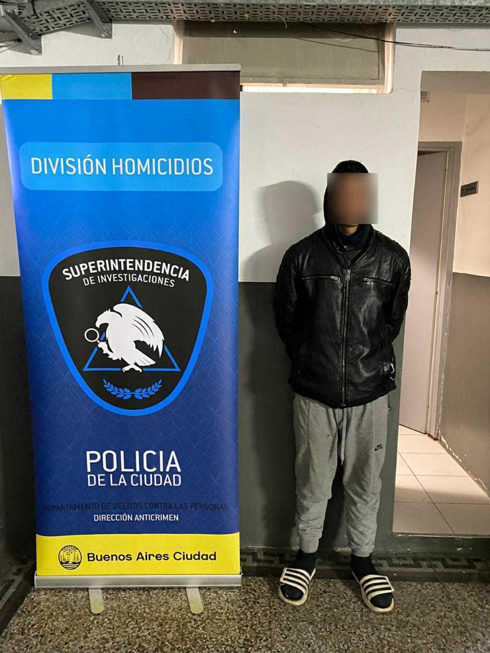 Another of the suspects arrested after the raids: two were carried out in CABA and another in Pilar
