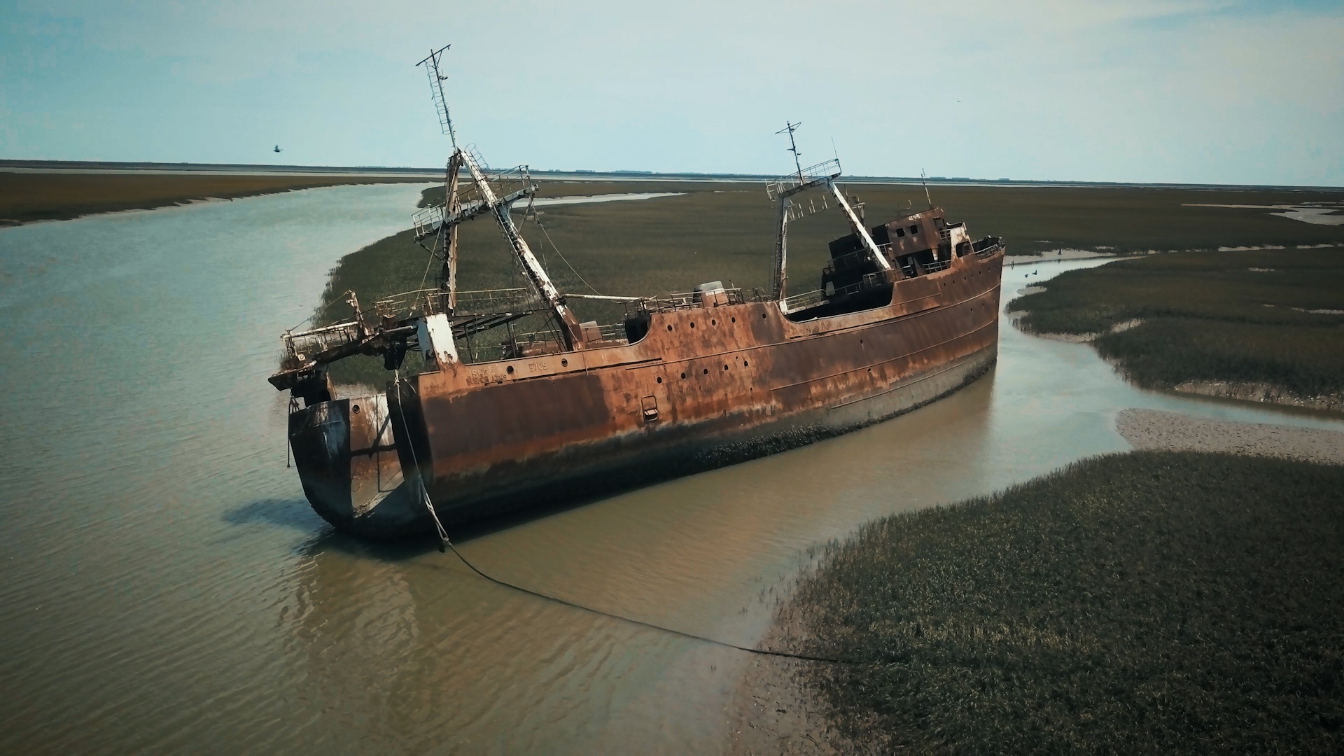 Cerca de Bahía Blanca, descansa para siempre el Usurbil, un barco pesquero que participó de delicadas misiones durante la guerra