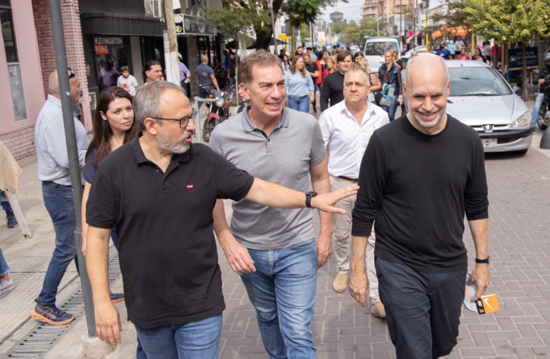 Valenzuela, en recorrida política junto a Horacio Rodríguez Larreta y Diego Santilli