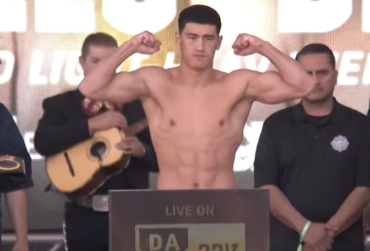Dmitry Bivol registró 174.6 libras (Foto: Captura de pantalla YouTube/Matchroom Boxing)