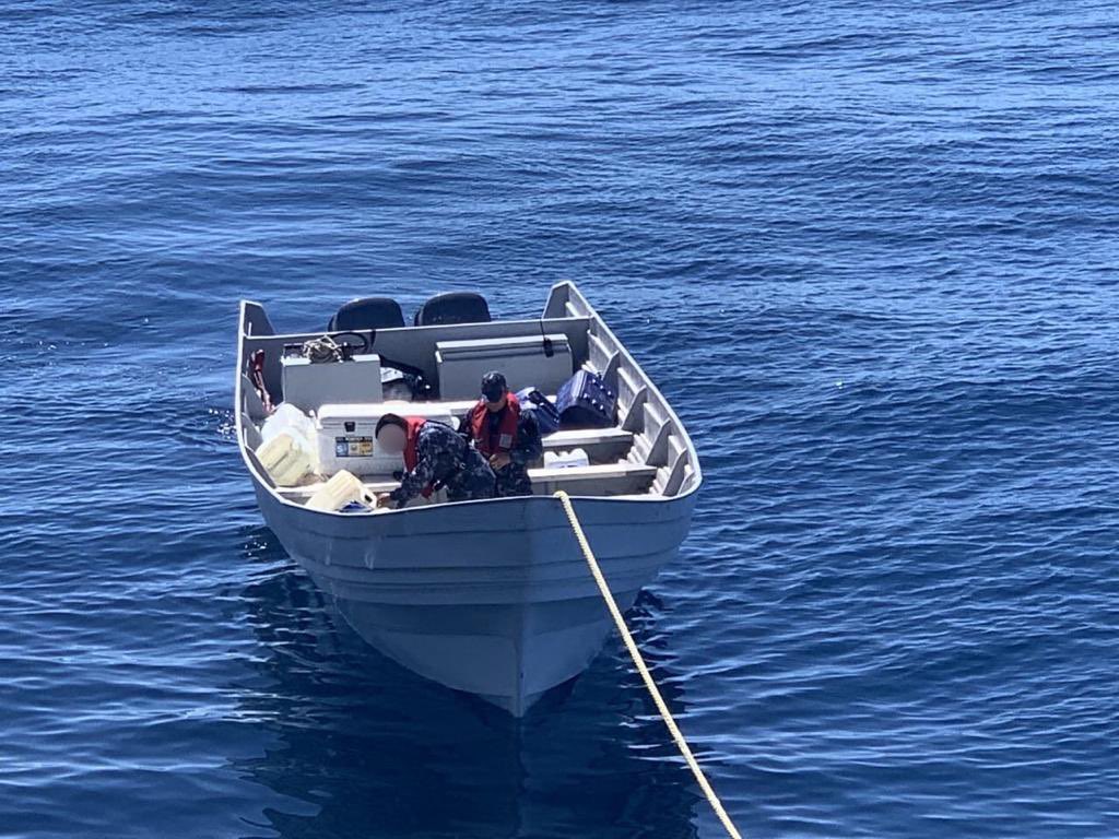 Las embarcaciones, la droga y los tripulantes fueron puestos a disposición de las autoridades pertinentes 
(Foto: Twitter/@MrElDiablo8)