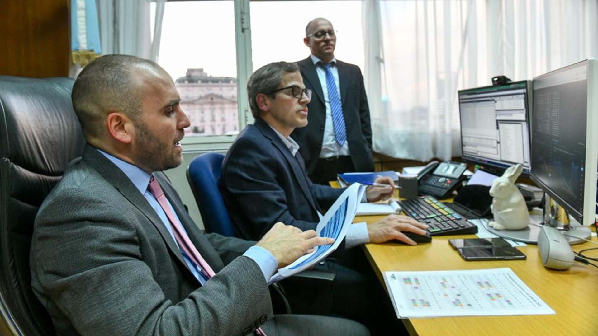 Guzmán volvió al Ministerio de Economía para ordenar la transición