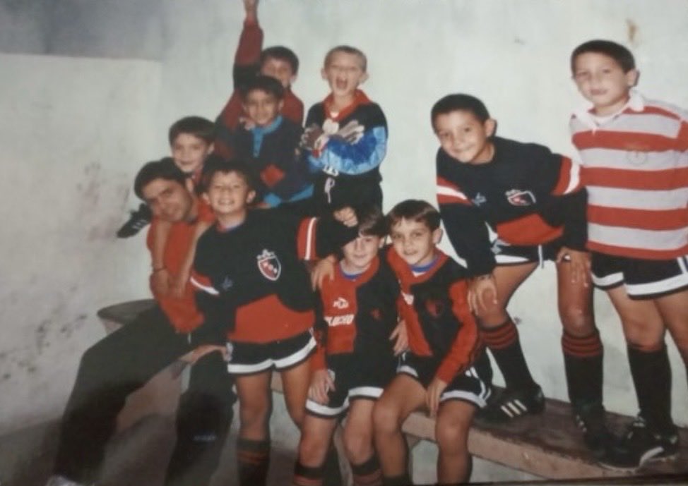 Revelaron fotos in&eacute;ditas de la infancia de Messi tras su retiro de la selecci&oacute;n argentina: el sentido mensaje de uno de sus amigos