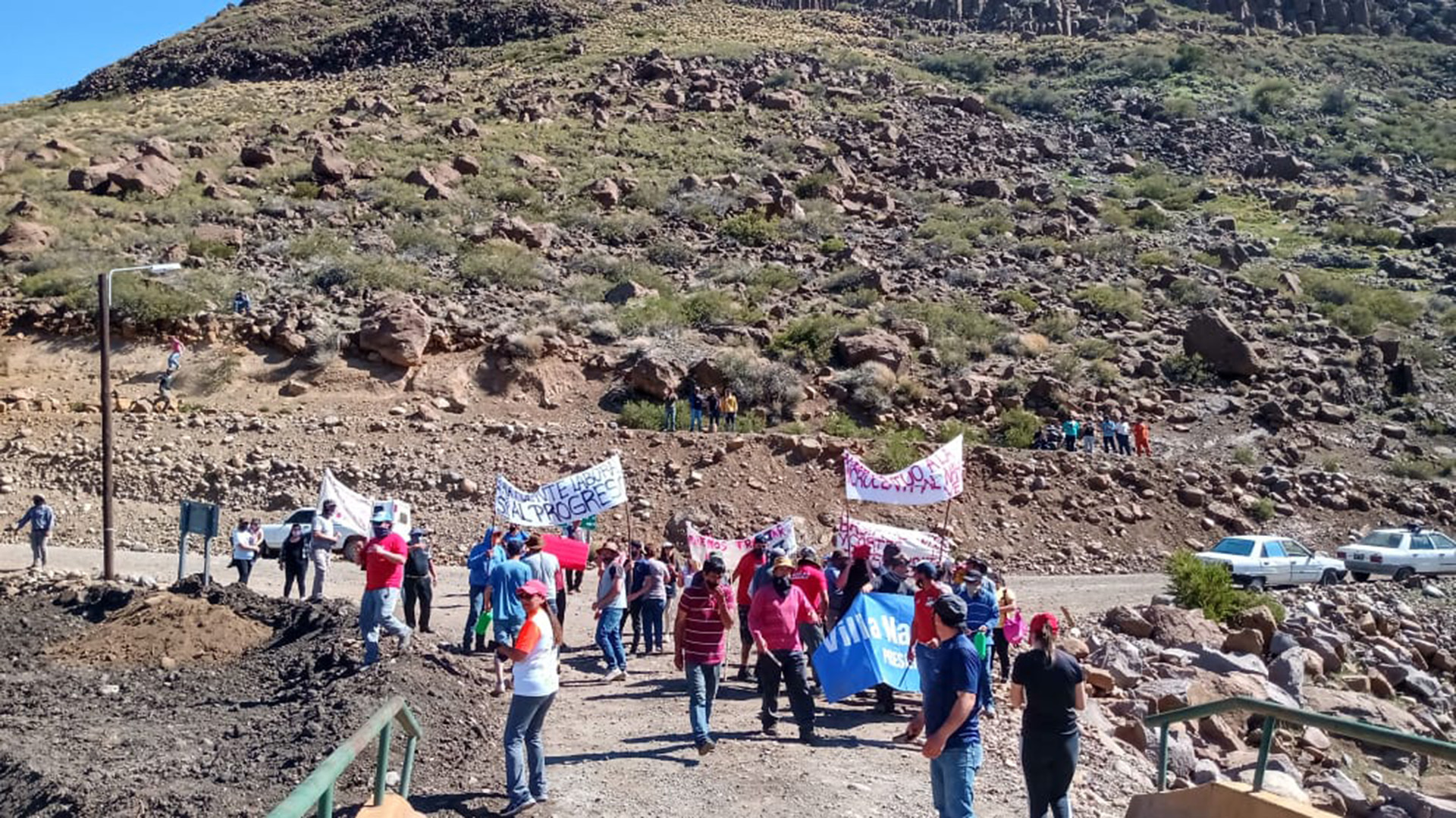Neuquén: imputaron a 14 personas por usurpación de tierras y bloquear la construcción de una represa en Villa Nahueve 