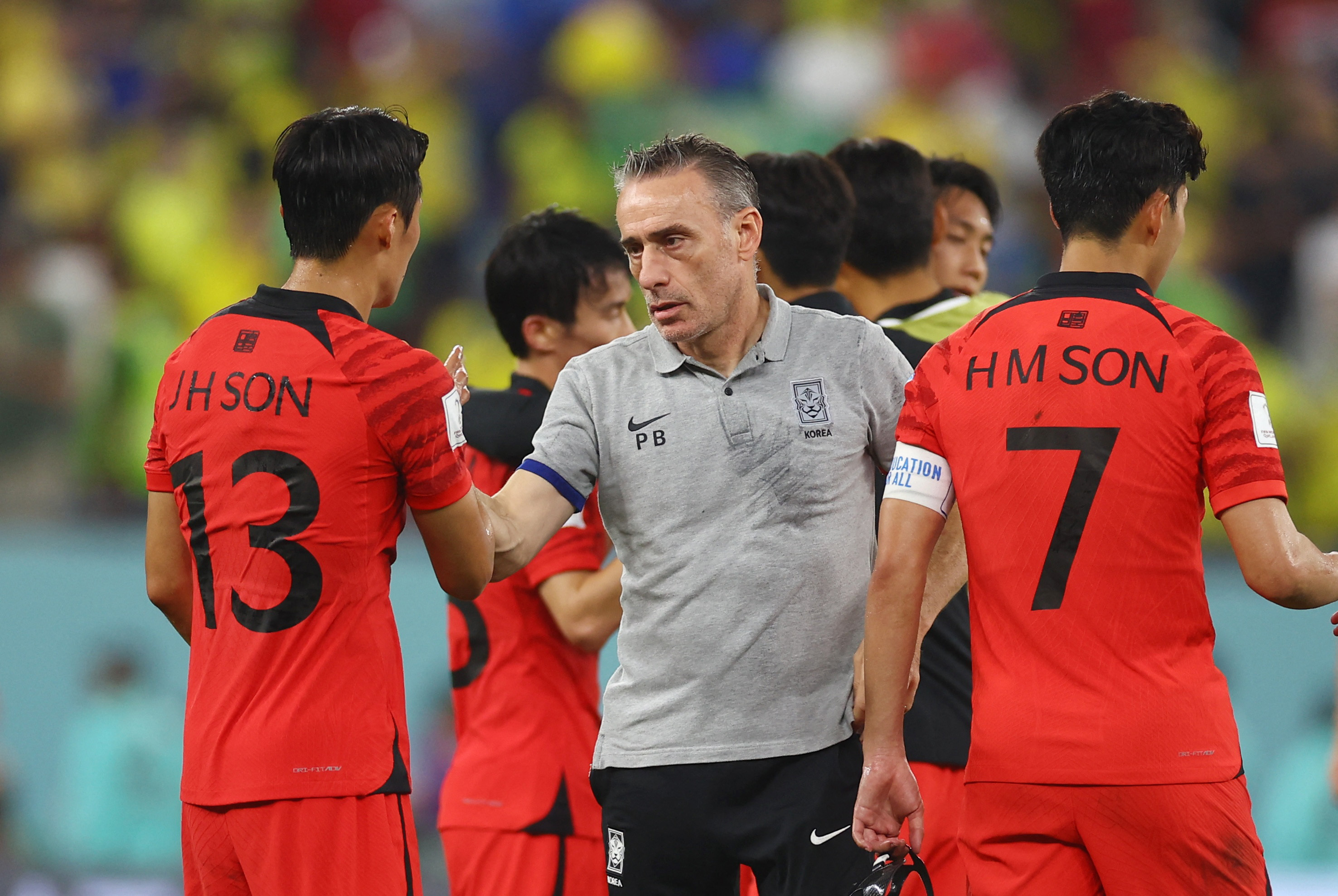 Paulo Bento renuncia como entrenador tras la derrota del seleccionado surcoreano.
