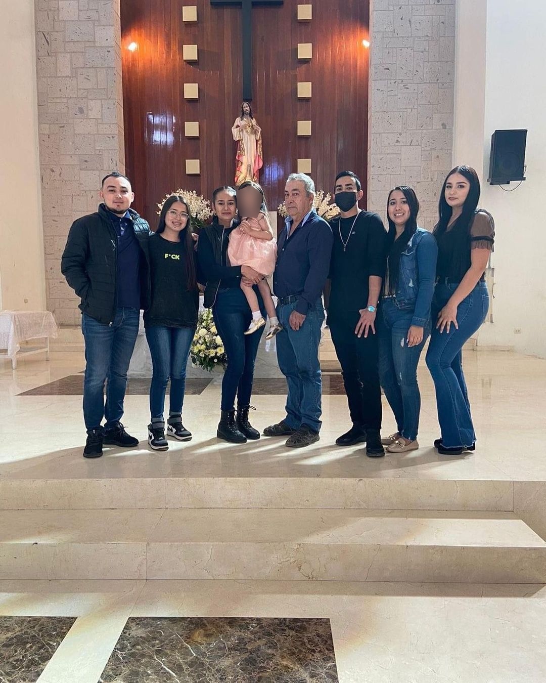 Actualmente, el hermano y el cuñado de Flores son quienes están cubriendo los gastos (Instagram/@jhobannyfloresoficial)