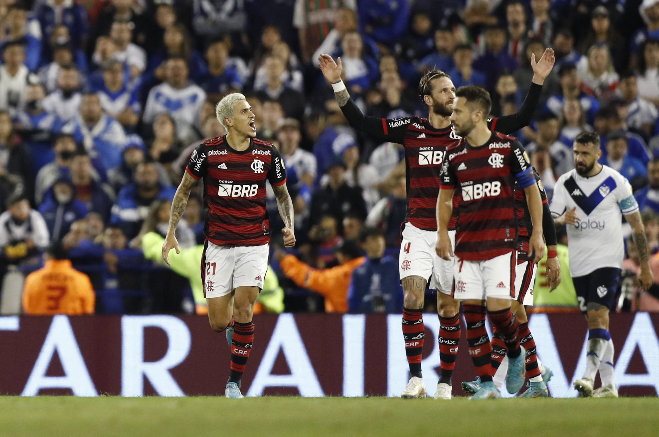 Flamengo golea 4-0 a Vélez y prepara el boleto a la final de la Libertadores