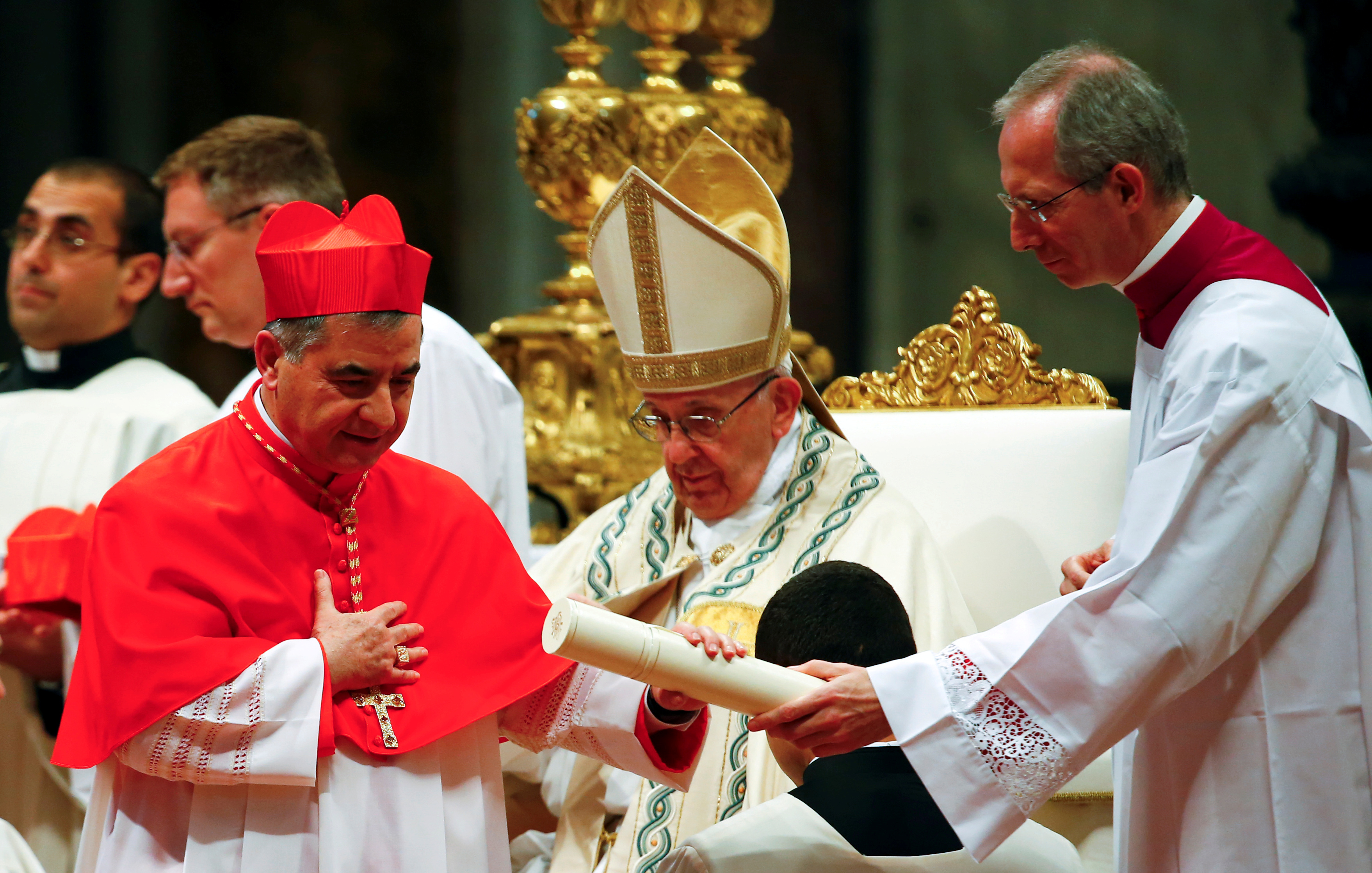 El cardenal reveló un supuesto acuerdo secreto aprobado por el Papa para liberar a una monja colombiana secuestrada en Mali (REUTERS/Tony Gentile)