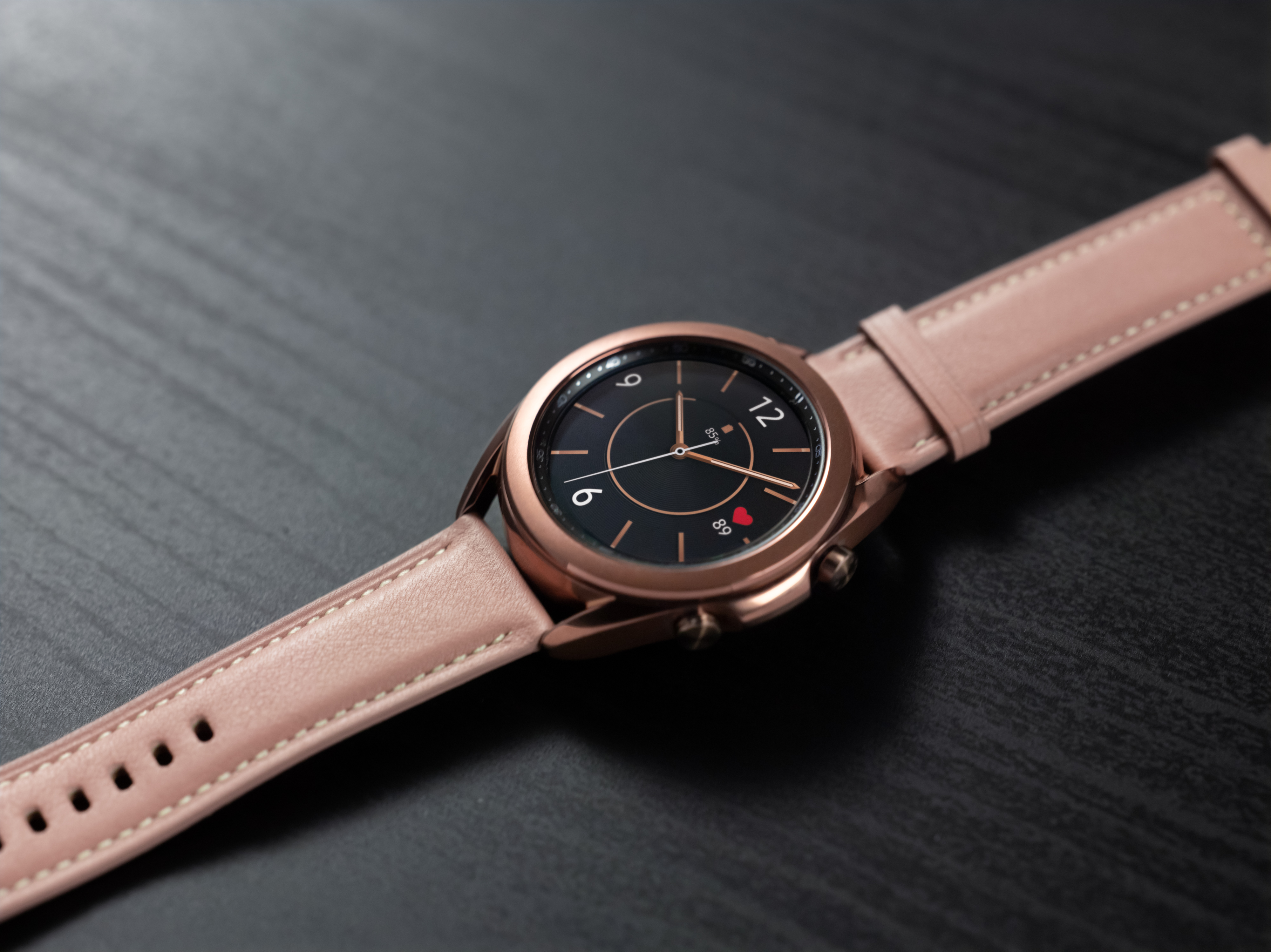 Samsung presentó su nuevo celular plegable, el Galaxy Z Fold 2 y el reloj  Galaxy Watch 3 - Infobae