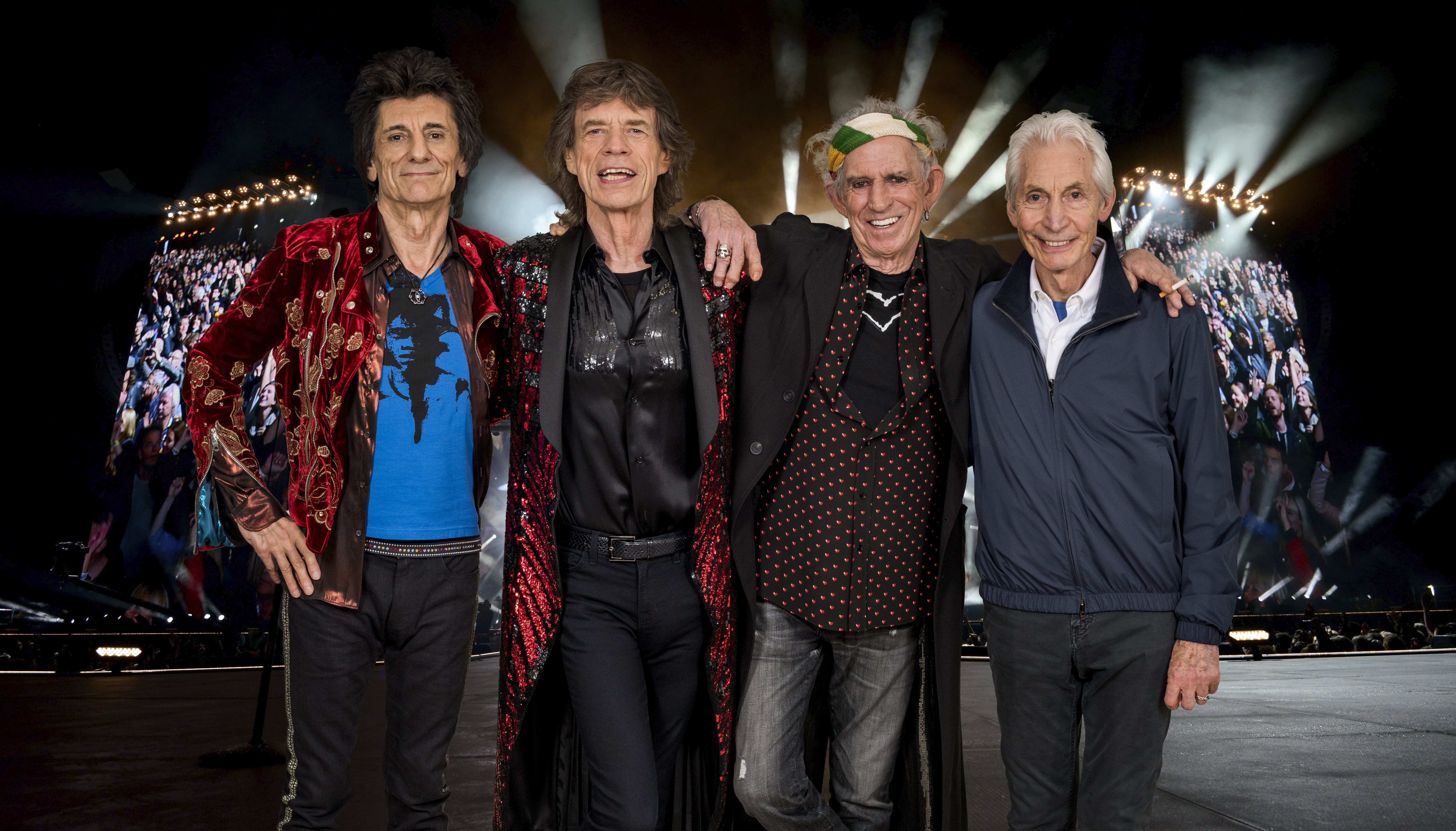 Ron Wood, Mick Jagger, Keith Richards y Charlie Watts, quien murió hoy en Londers a los 80 años. La foto corresponde a The Rolling Stones a pleno en París, en octubre de 2017, en el marco de su gira 'STONES - NO FILTER' en Europa y el Reino Unido (Getty Images para The Rolling Stones)