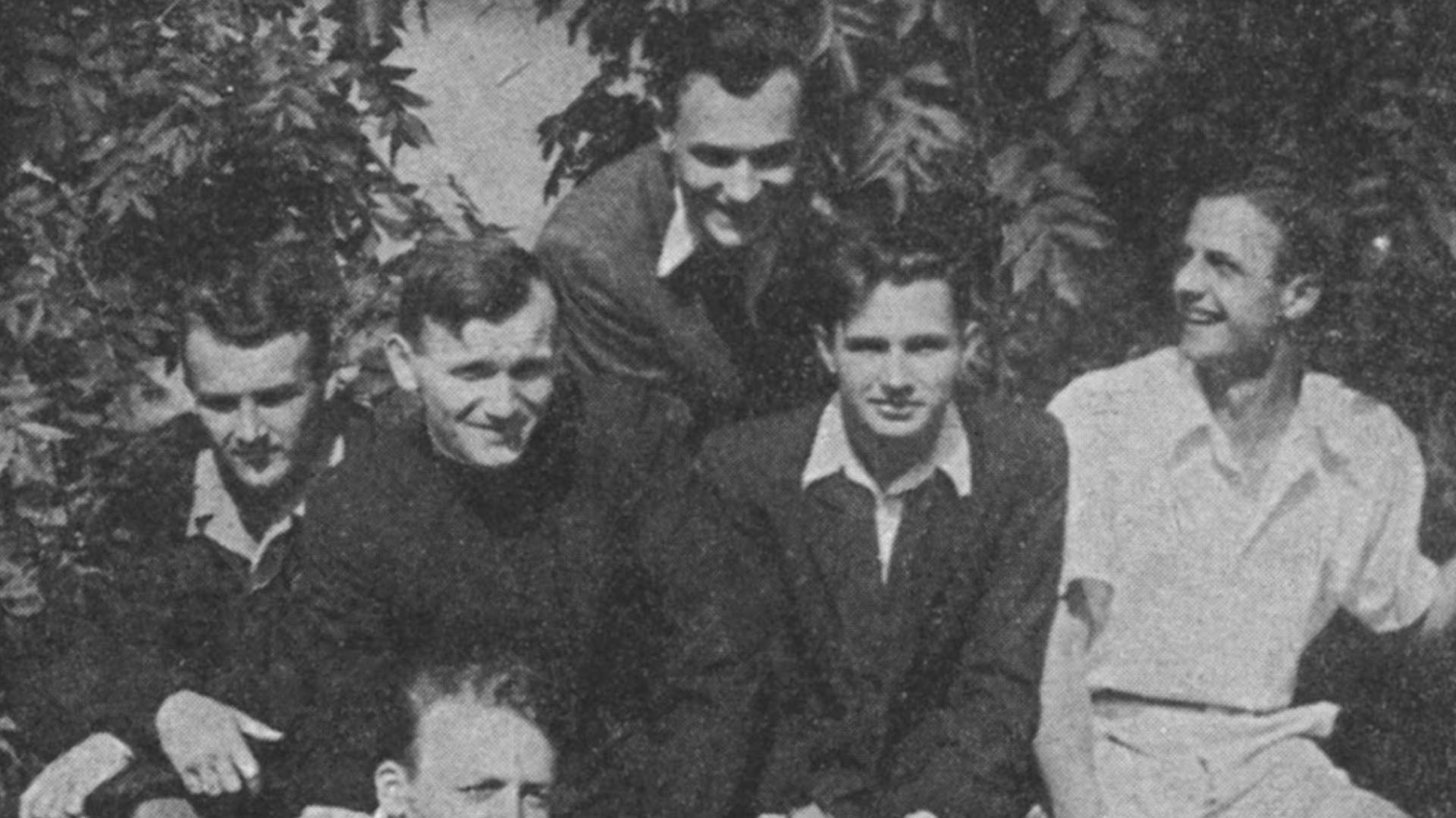 Joven seminarista. Karol Wojtyla es el segundo desde la izquierda