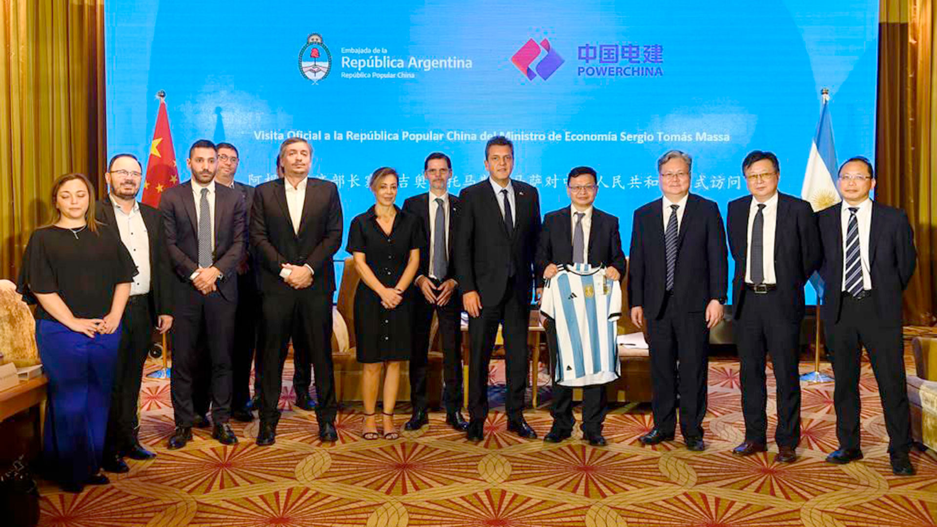 Sergio Massa y Máximo Kirchner viajaron a China para cerrar acuerdos y destrabar el envío de fondos a la Argentina