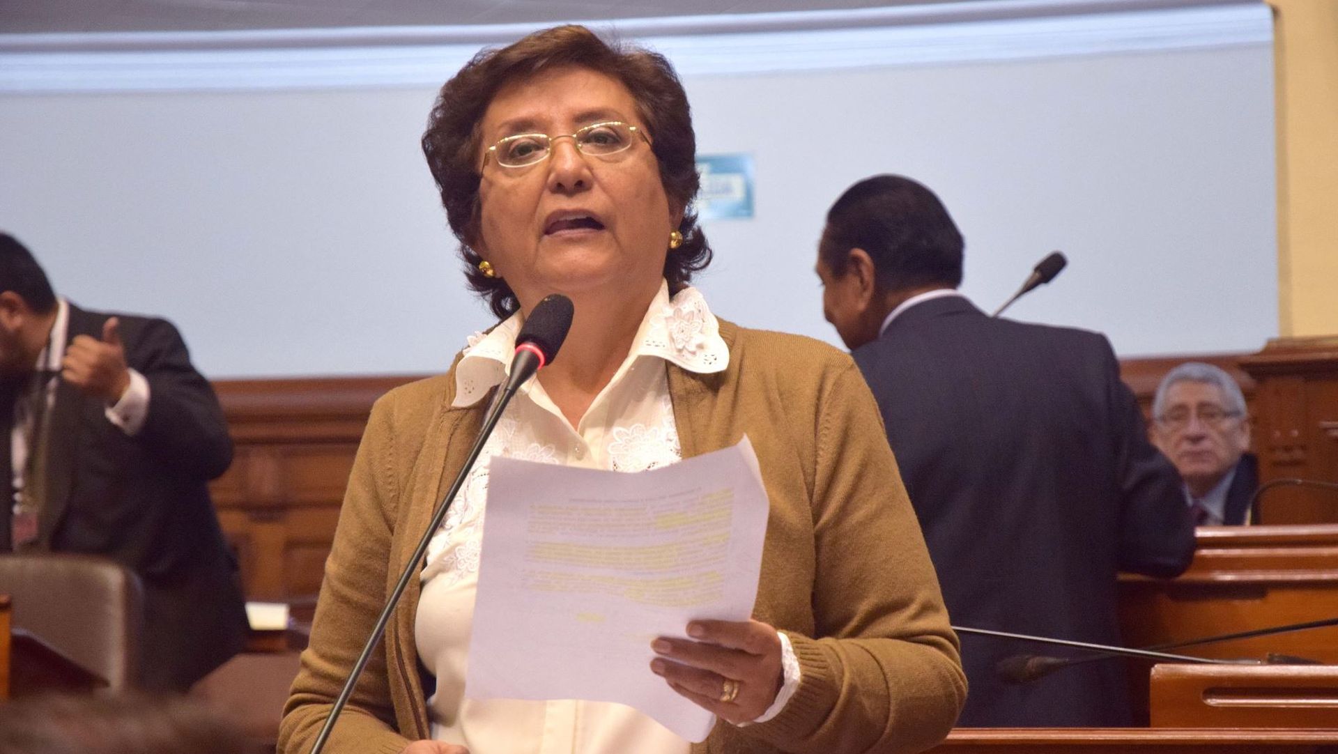 Quién es Rosa Mavila, la abogada que se vocea para asumir como premier