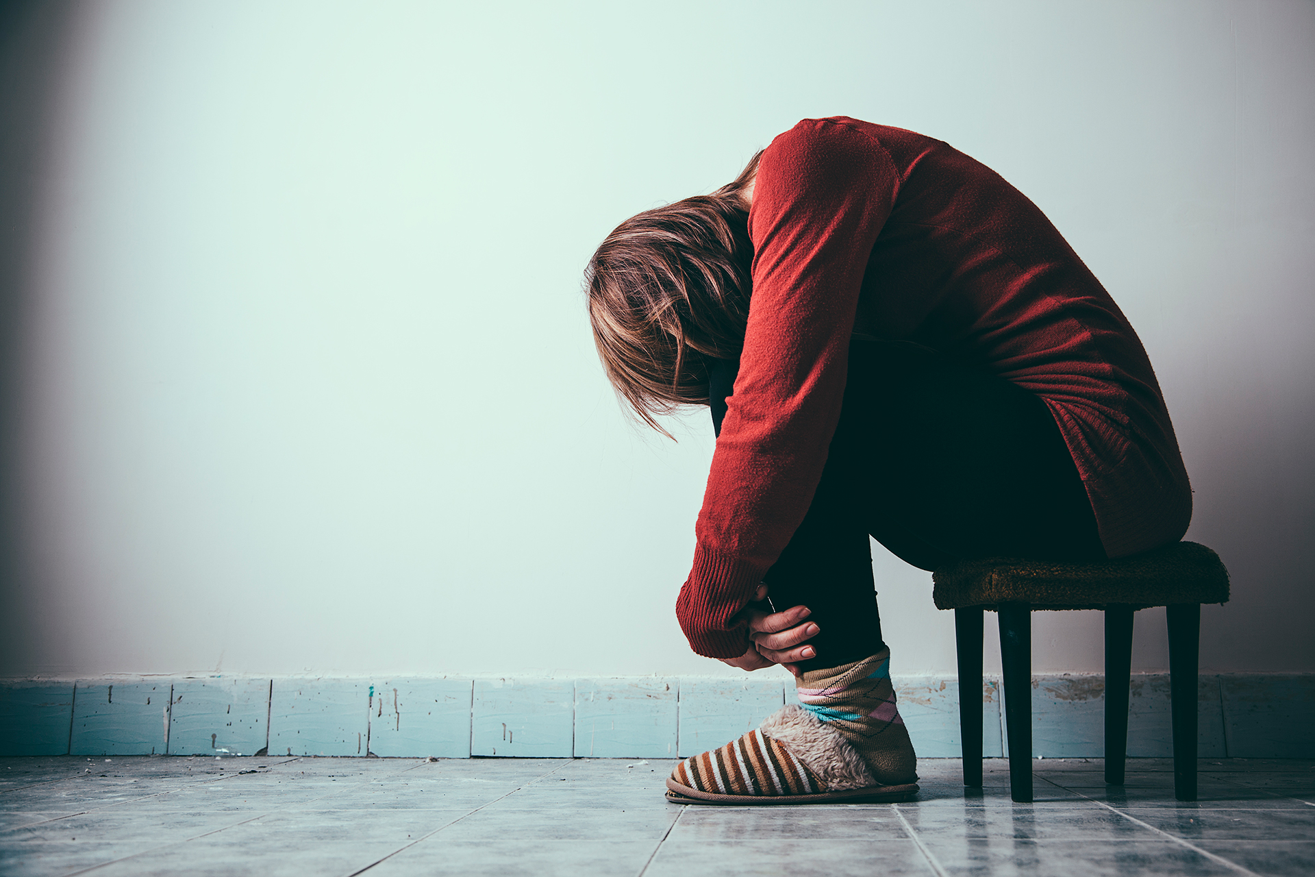 Cuando las condiciones mejoran, el cerebro sano muestra resiliencia y se recupera, aunque se ha observado que no se trata de una verdadera reversión. Sin embargo, si las demandas relacionadas con el estrés continúan, el cerebro puede “atascarse” (Shutterstock)