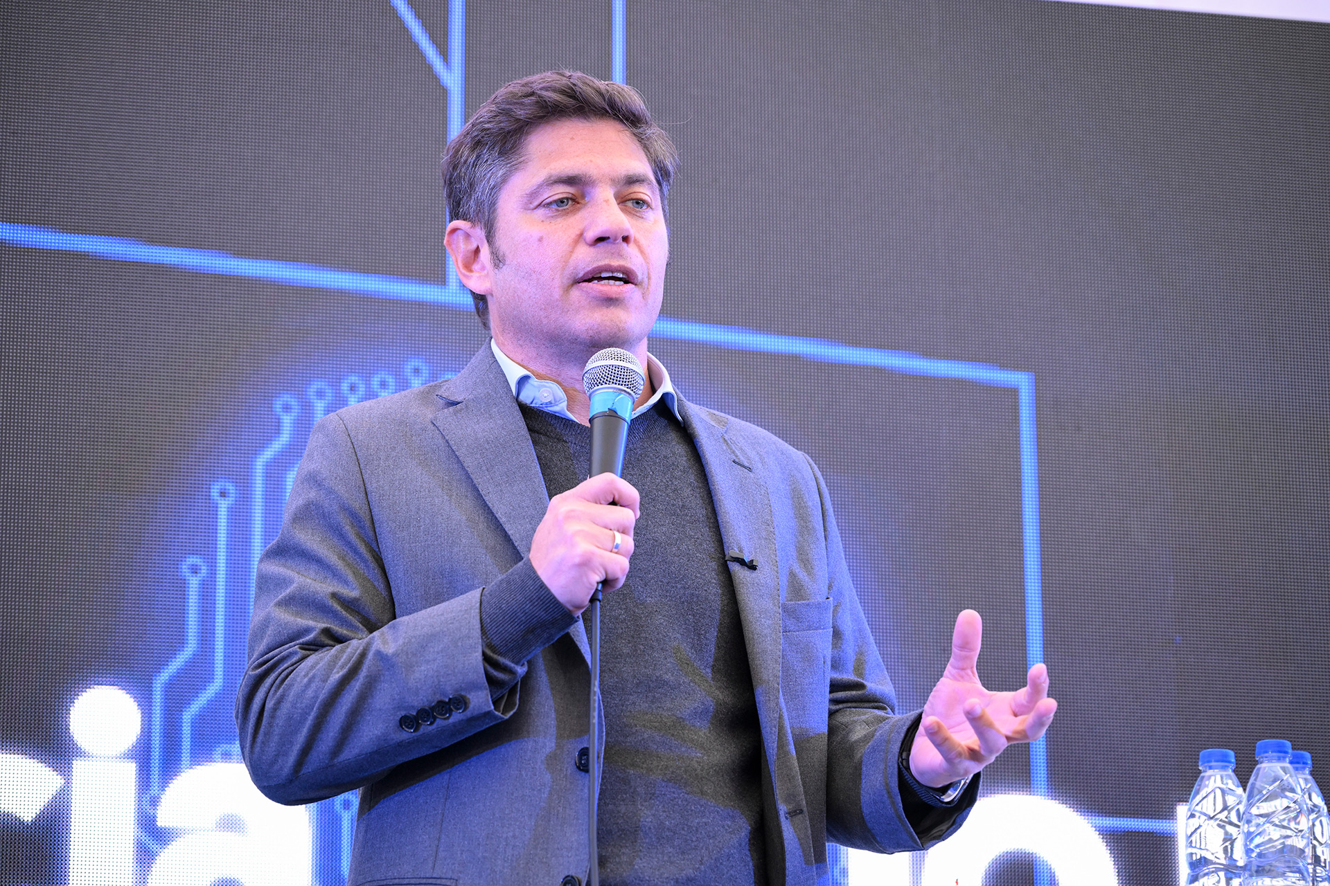 César González: “Mi vida es un golpe bajo, constante y latente”